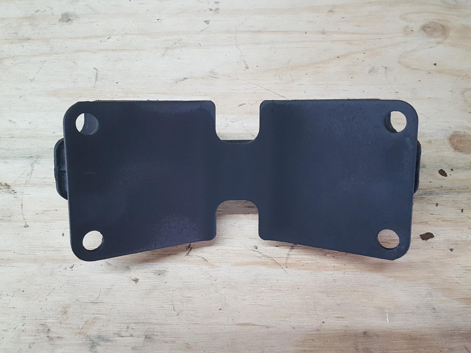 View Auto part Mount Toyota Landcruiser 1997