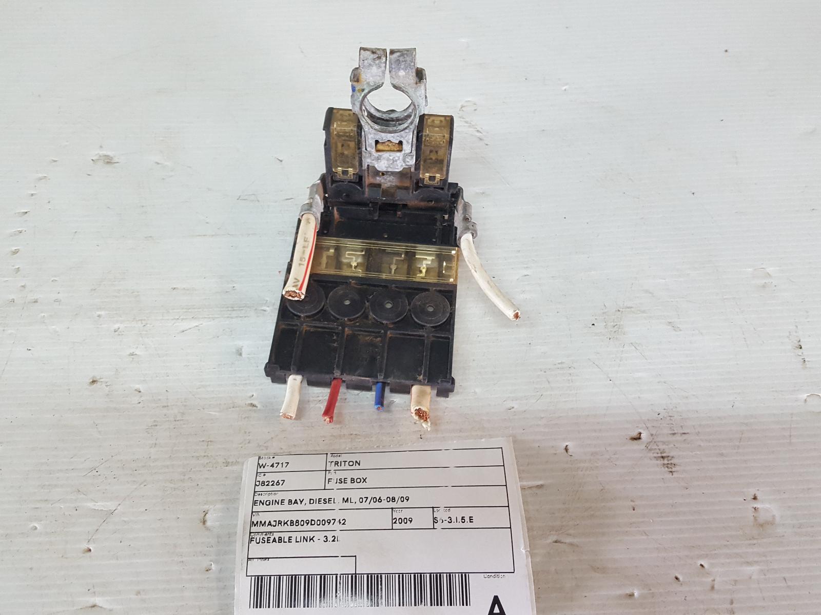 View Auto part Fuse Box Mitsubishi Triton 2009
