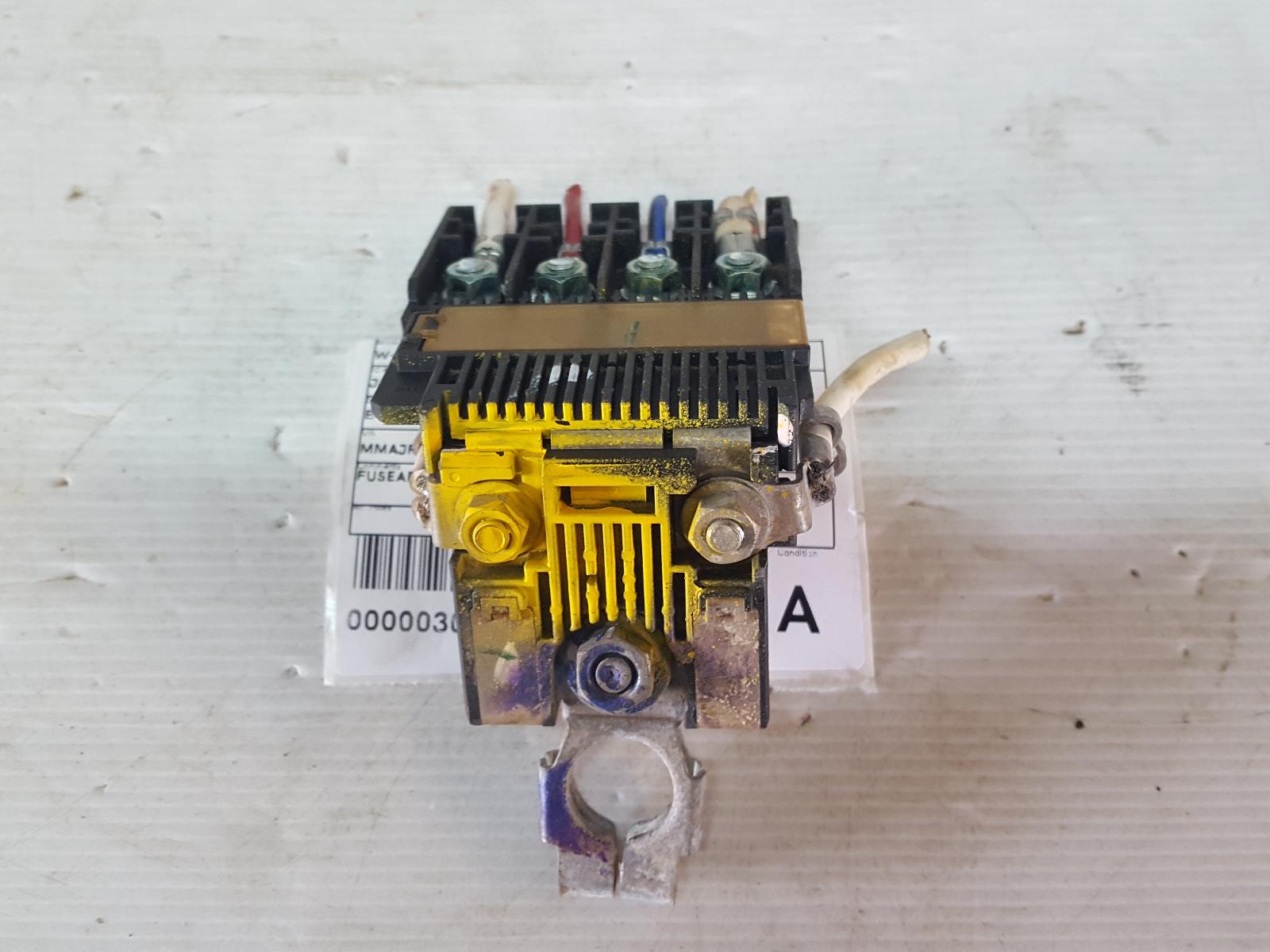 View Auto part Fuse Box Mitsubishi Triton 2009
