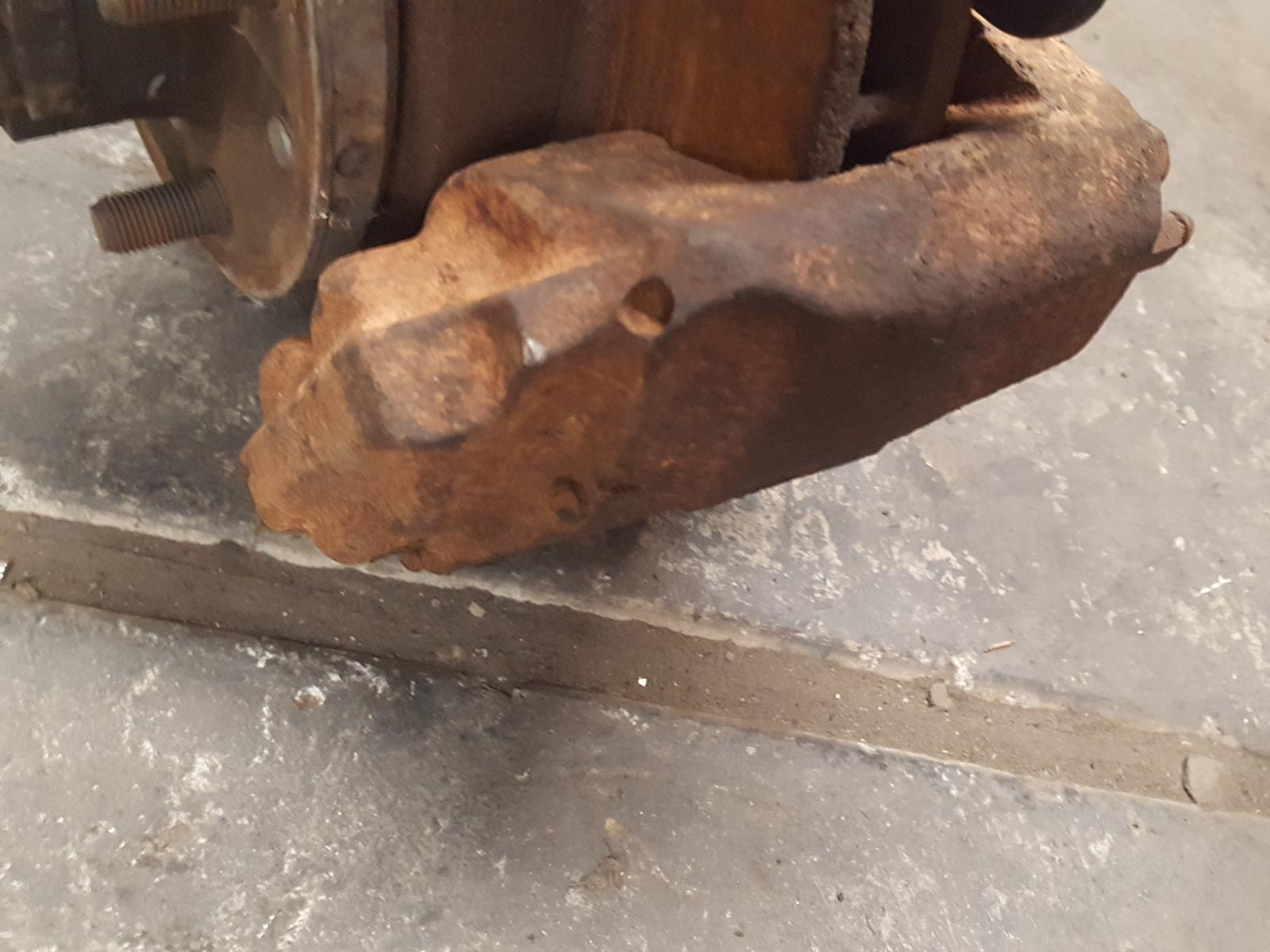 View Auto part Caliper Toyota Landcruiser 2002