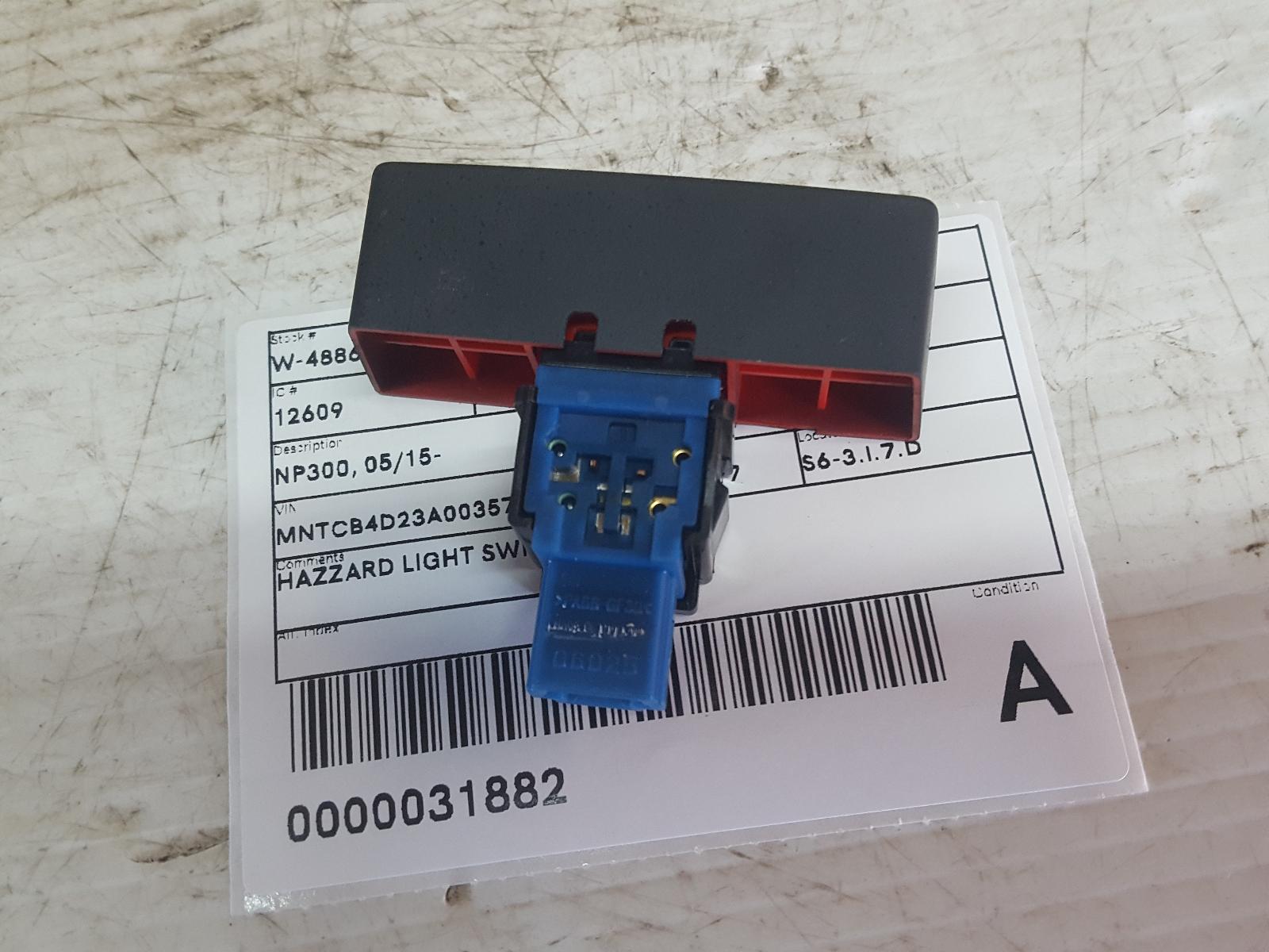 View Auto part Misc Switch/Relay Nissan Navara 2017