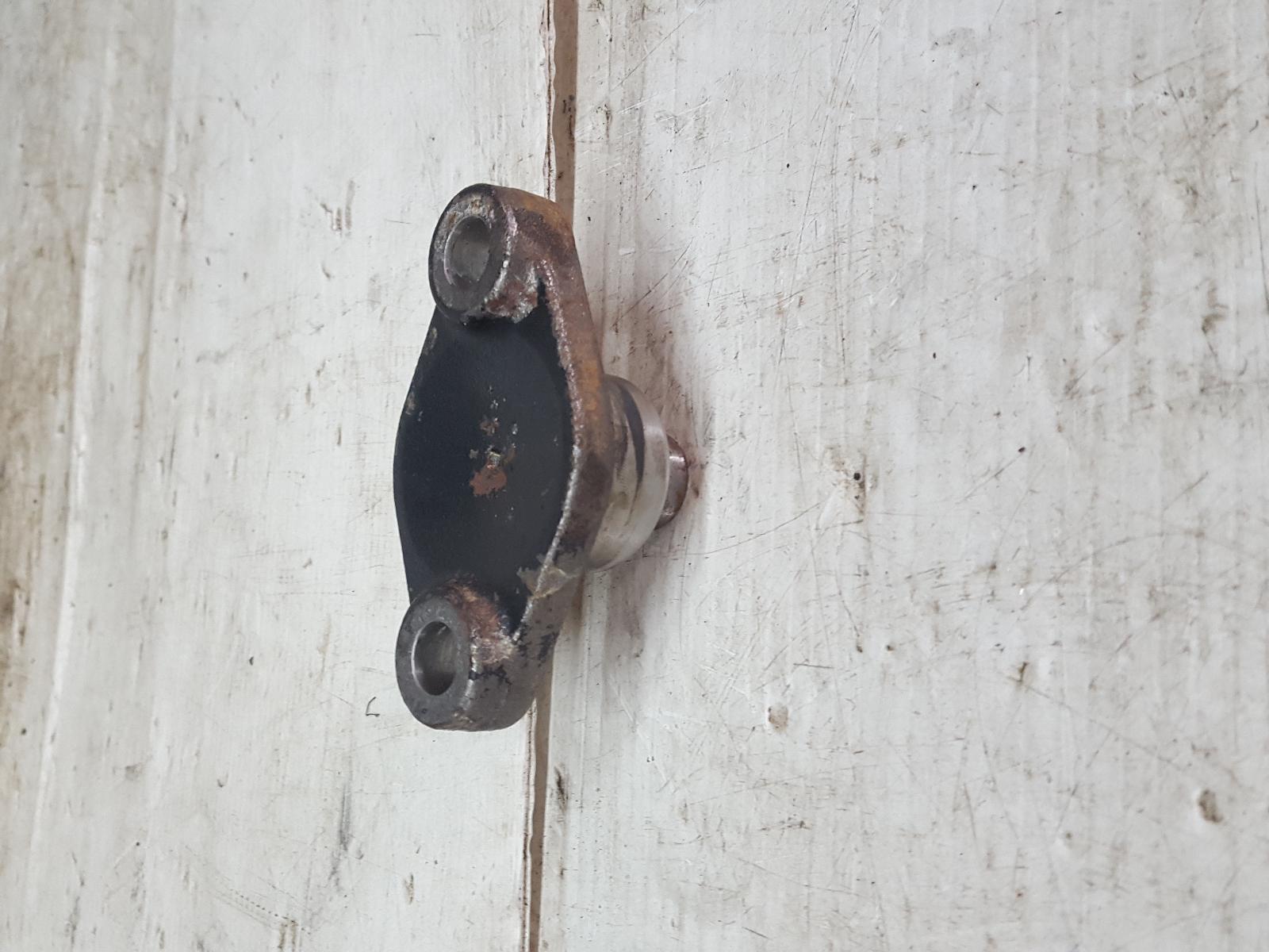 View Auto part Misc Bracket Toyota Landcruiser 2006