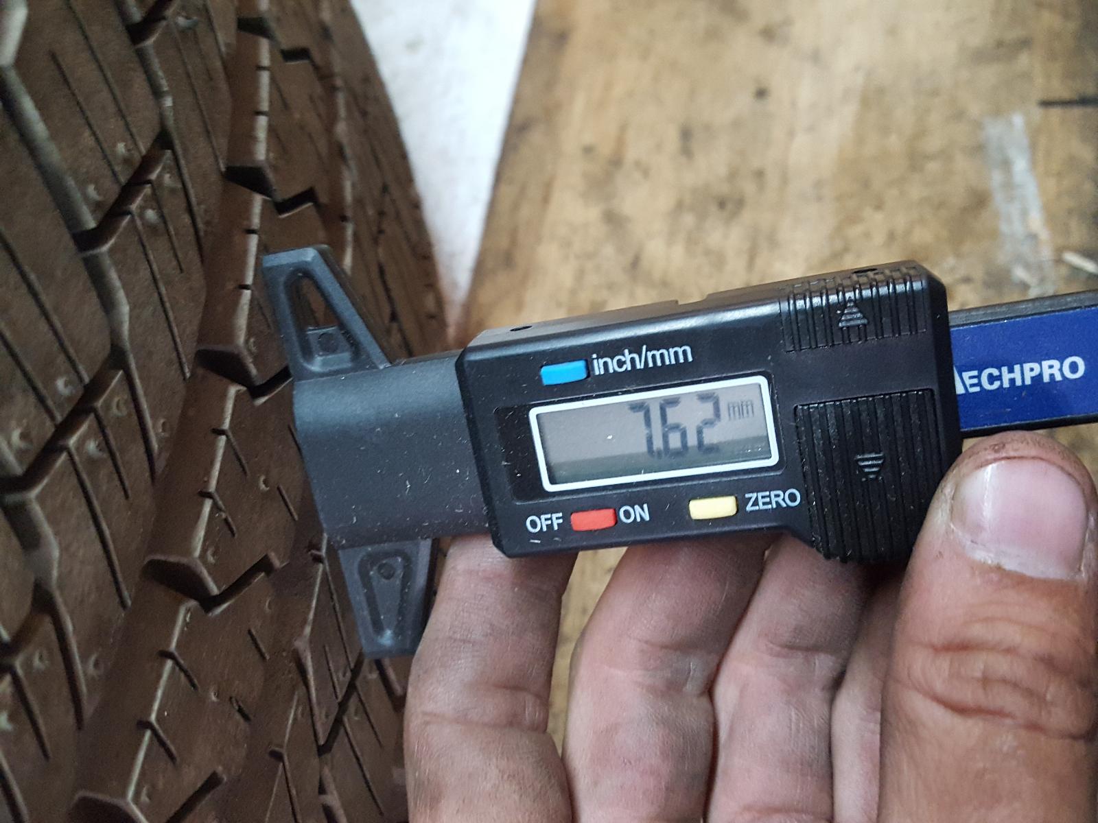 View Auto part Tyre Nissan Navara 2017