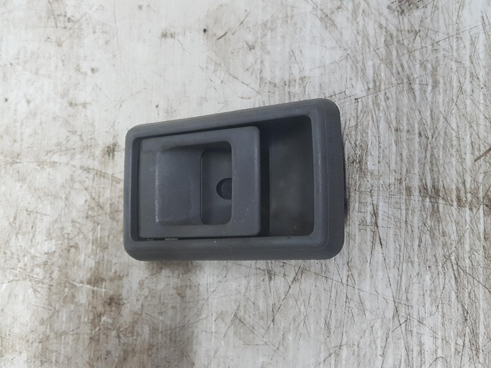 View Auto part Door Handle Toyota Landcruiser 2002
