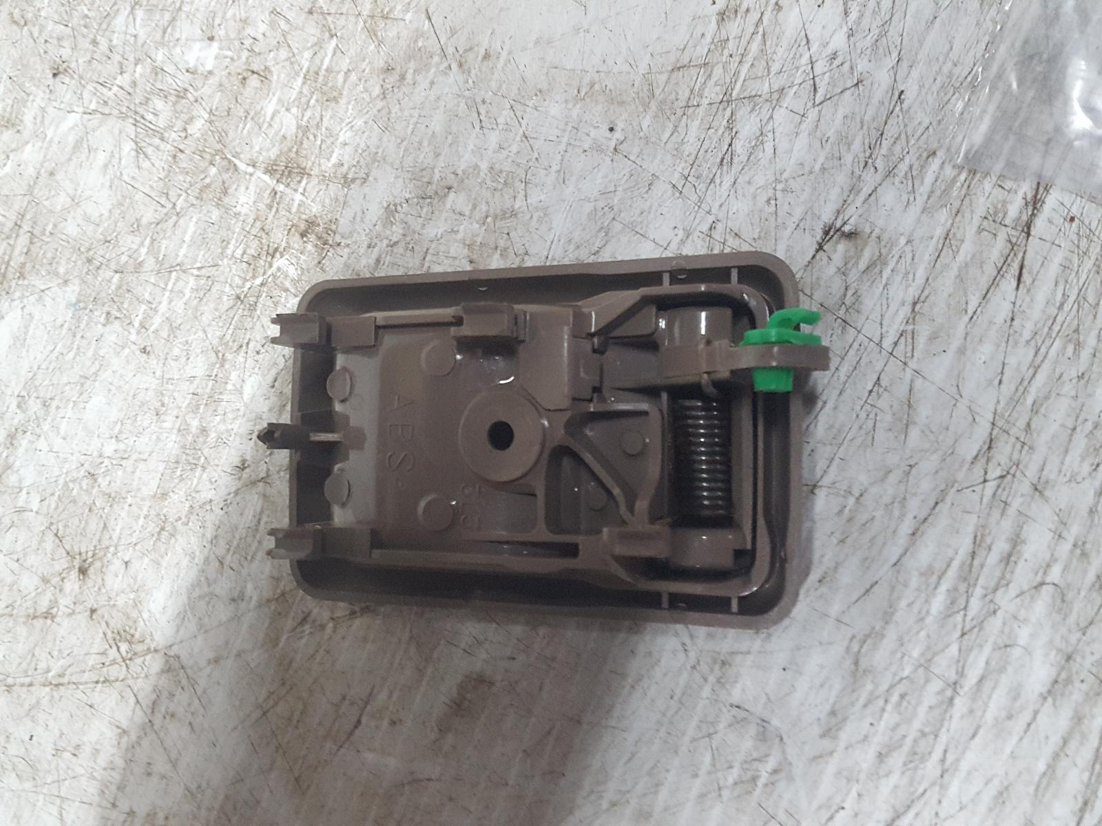 View Auto part Door Handle Toyota Landcruiser 2002