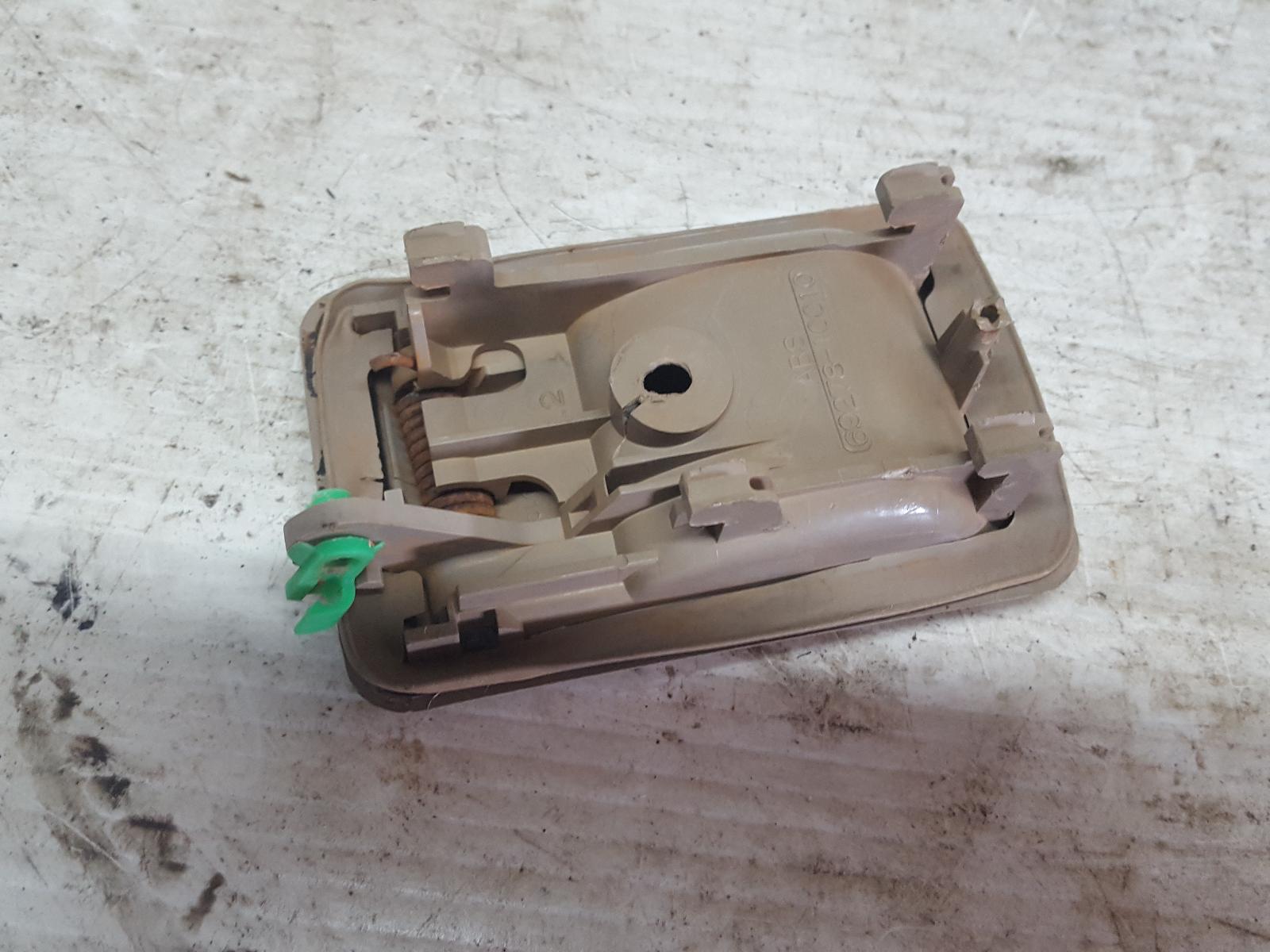 View Auto part Door Handle Toyota Landcruiser 2002
