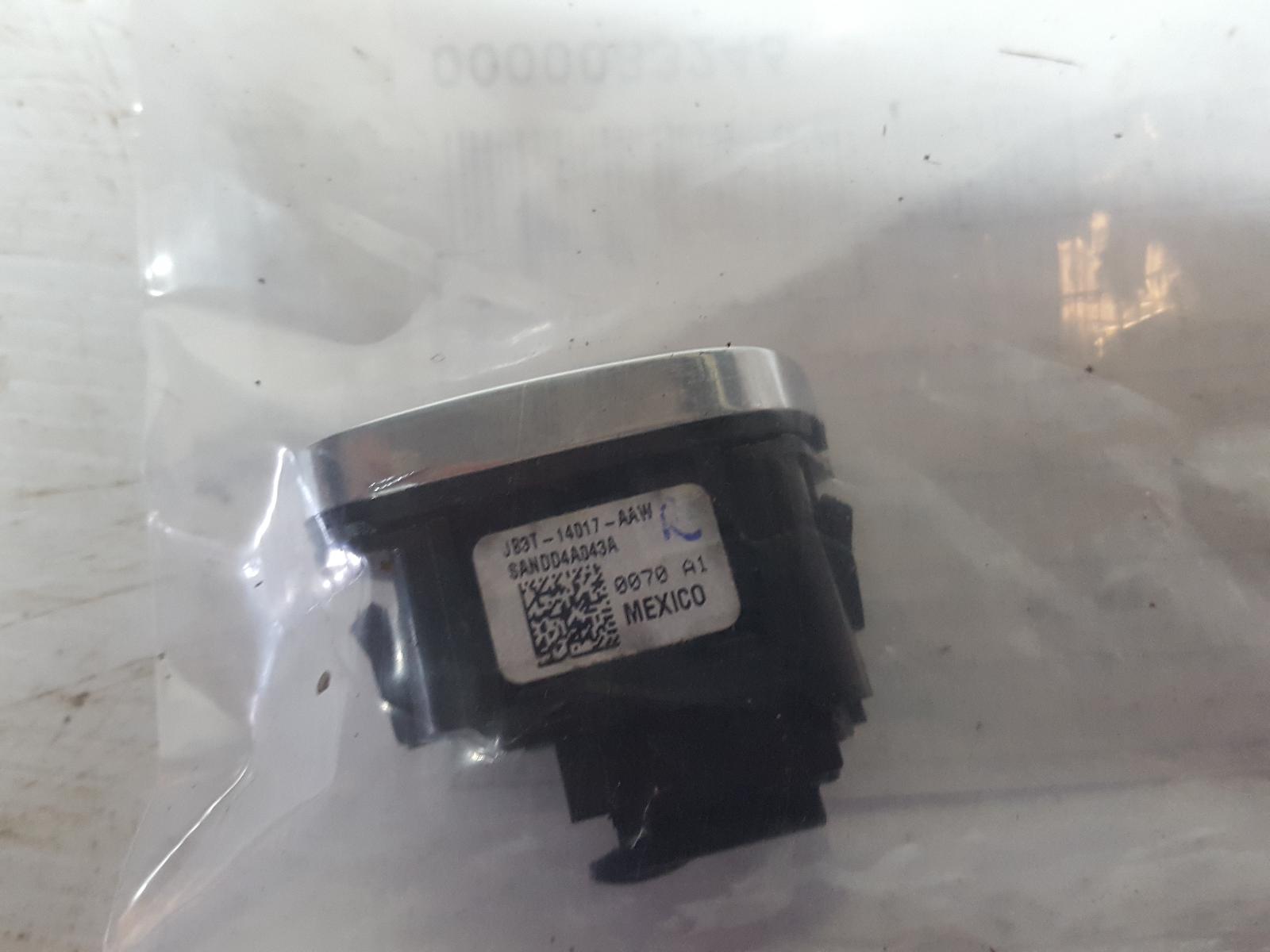 View Auto part Misc Switch/Relay Ford Ranger 2020