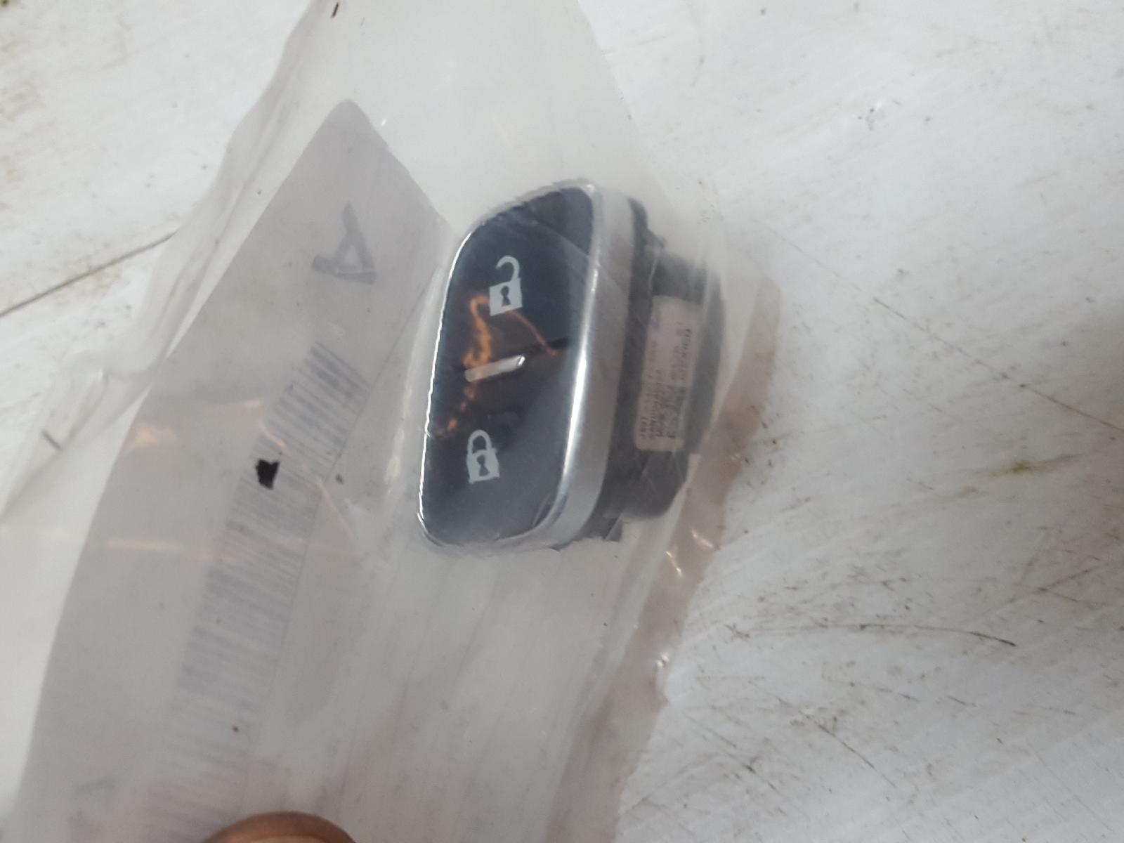 View Auto part Misc Switch/Relay Ford Ranger 2020