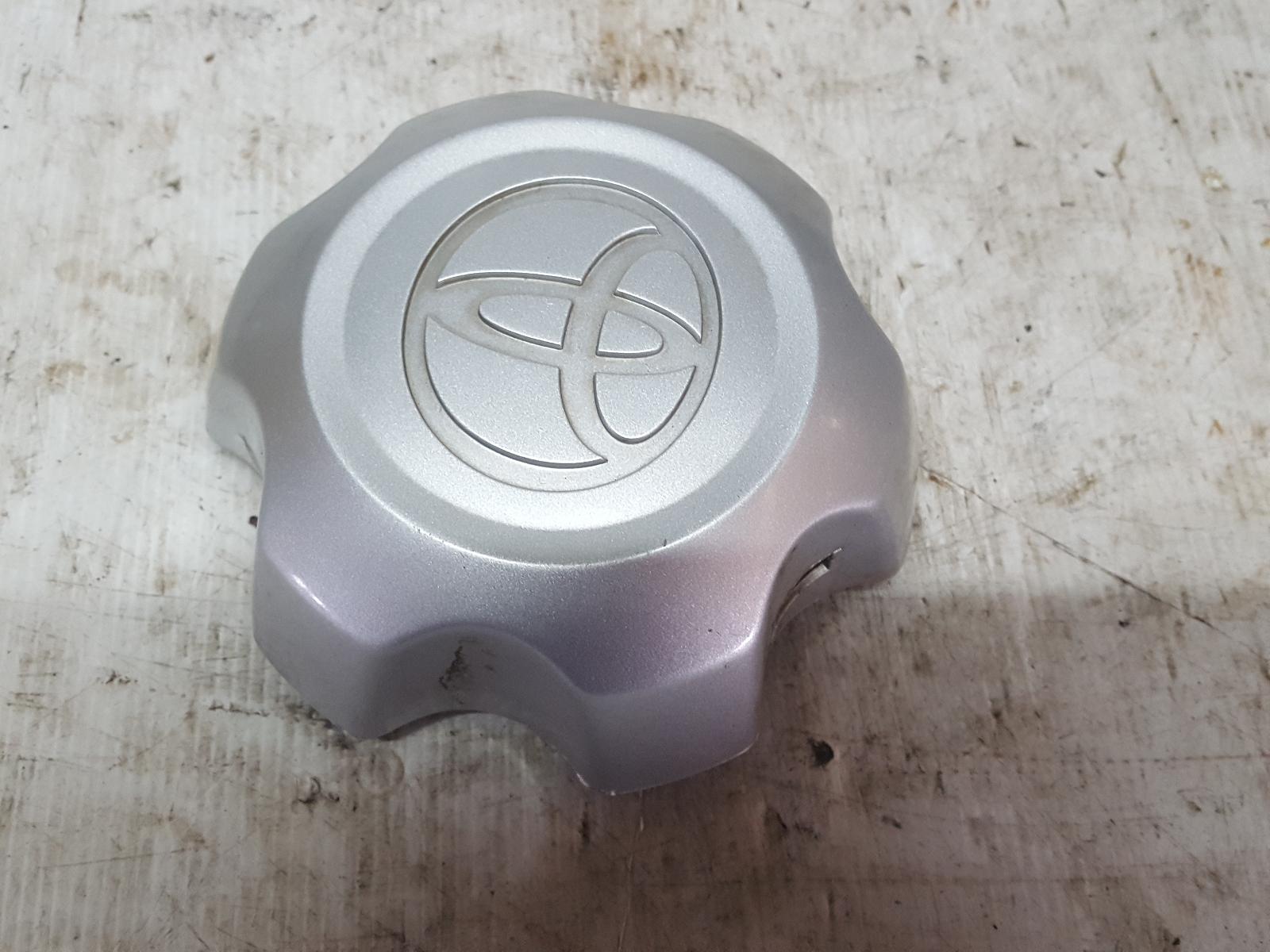 2015 Toyota Hilux Wheel Cover/Hub Cap View Auto part Wheel Cover/Hub Cap Toyota Hilux 2015