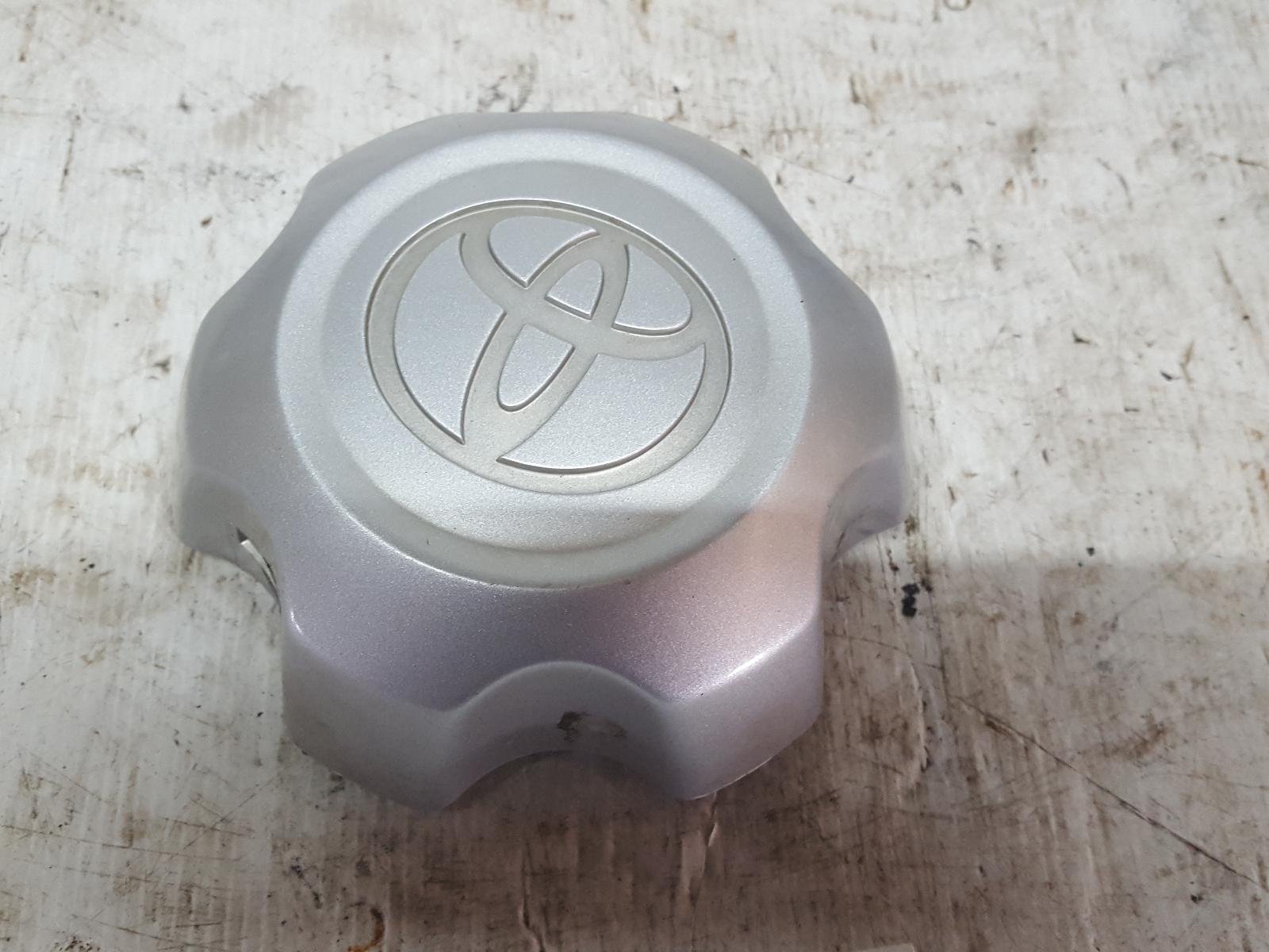 2015 Toyota Hilux Wheel Cover/Hub Cap View Auto part Wheel Cover/Hub Cap Toyota Hilux 2015