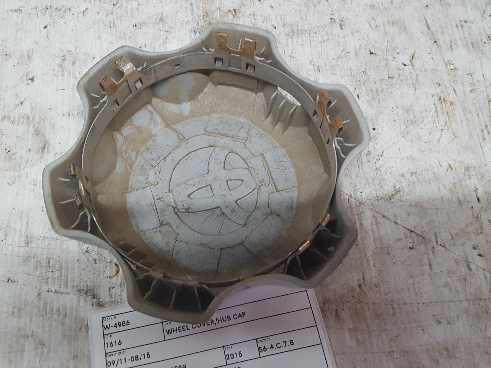 2015 Toyota Hilux Wheel Cover/Hub Cap View Auto part Wheel Cover/Hub Cap Toyota Hilux 2015