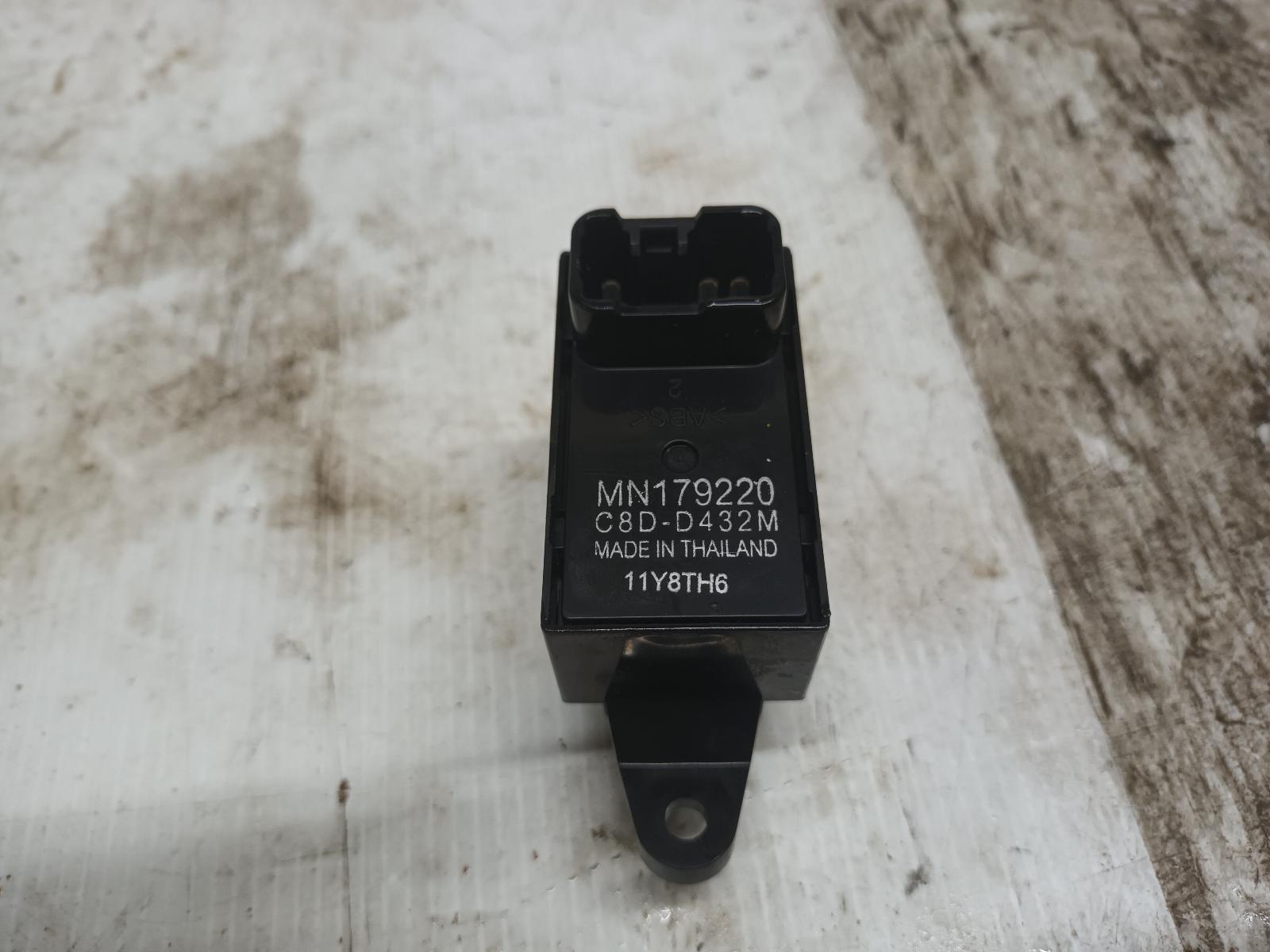 View Auto part Pwr Dr Wind Switch Mitsubishi Triton 2009
