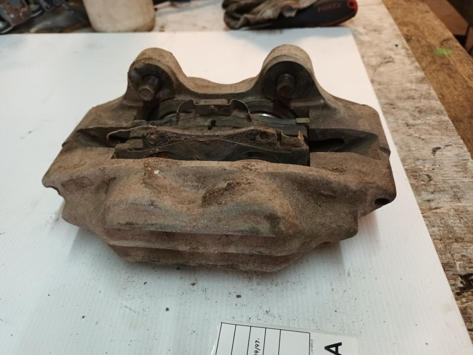 View Auto part Caliper Toyota Hilux 1998