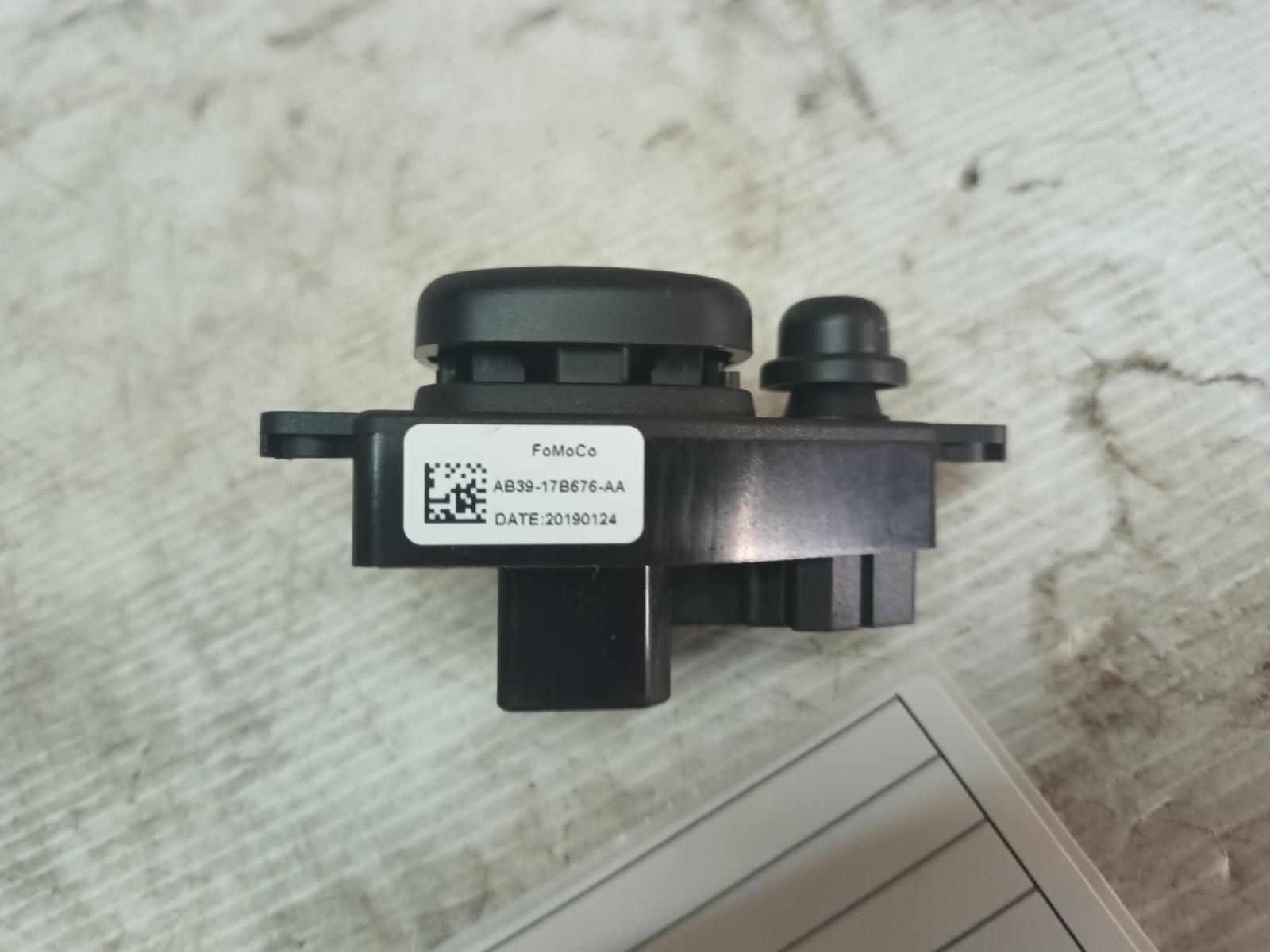 View Auto part Misc Switch/Relay Ford Ranger 2019