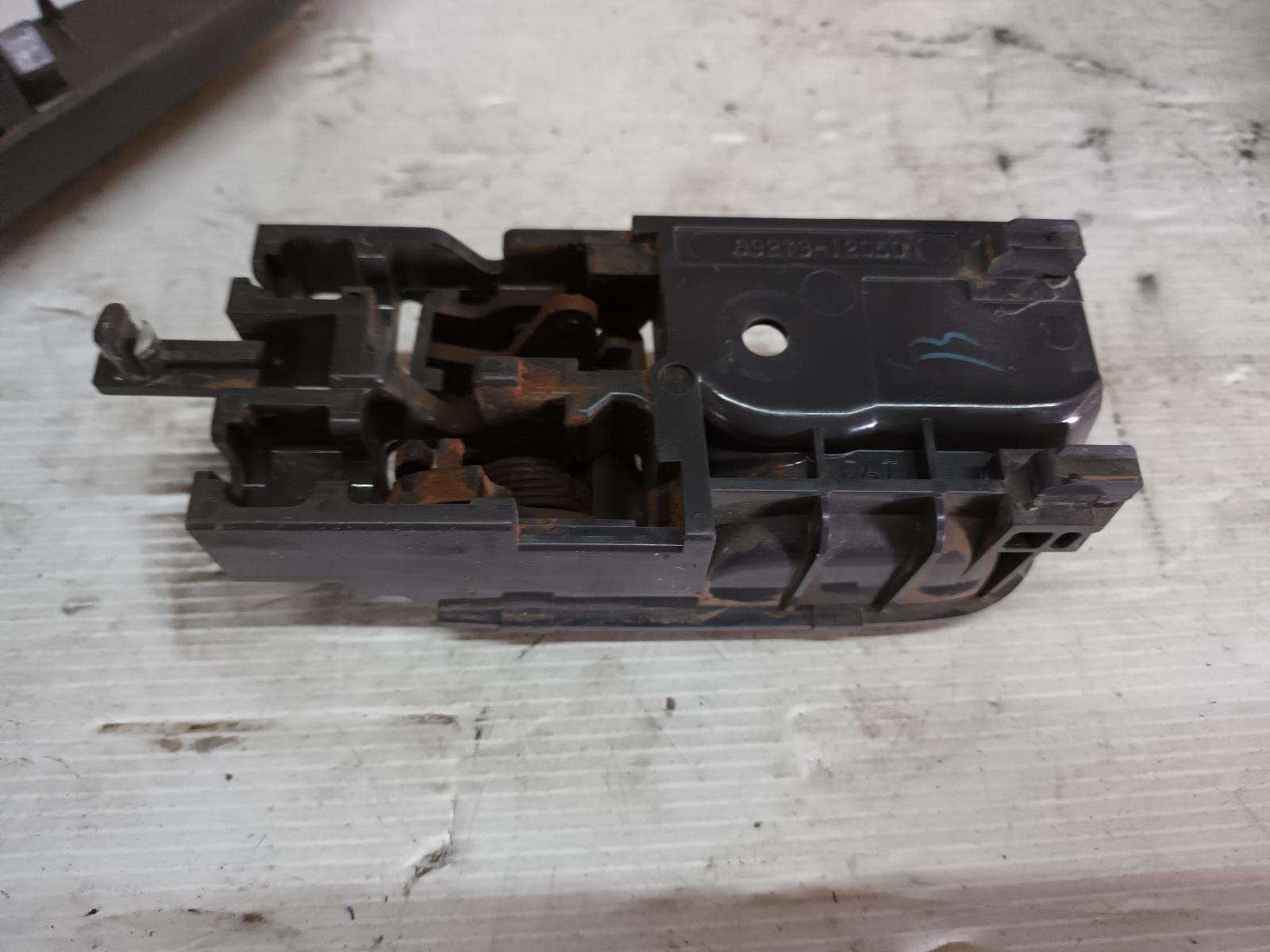 View Auto part Door Handle Toyota Hilux 2010