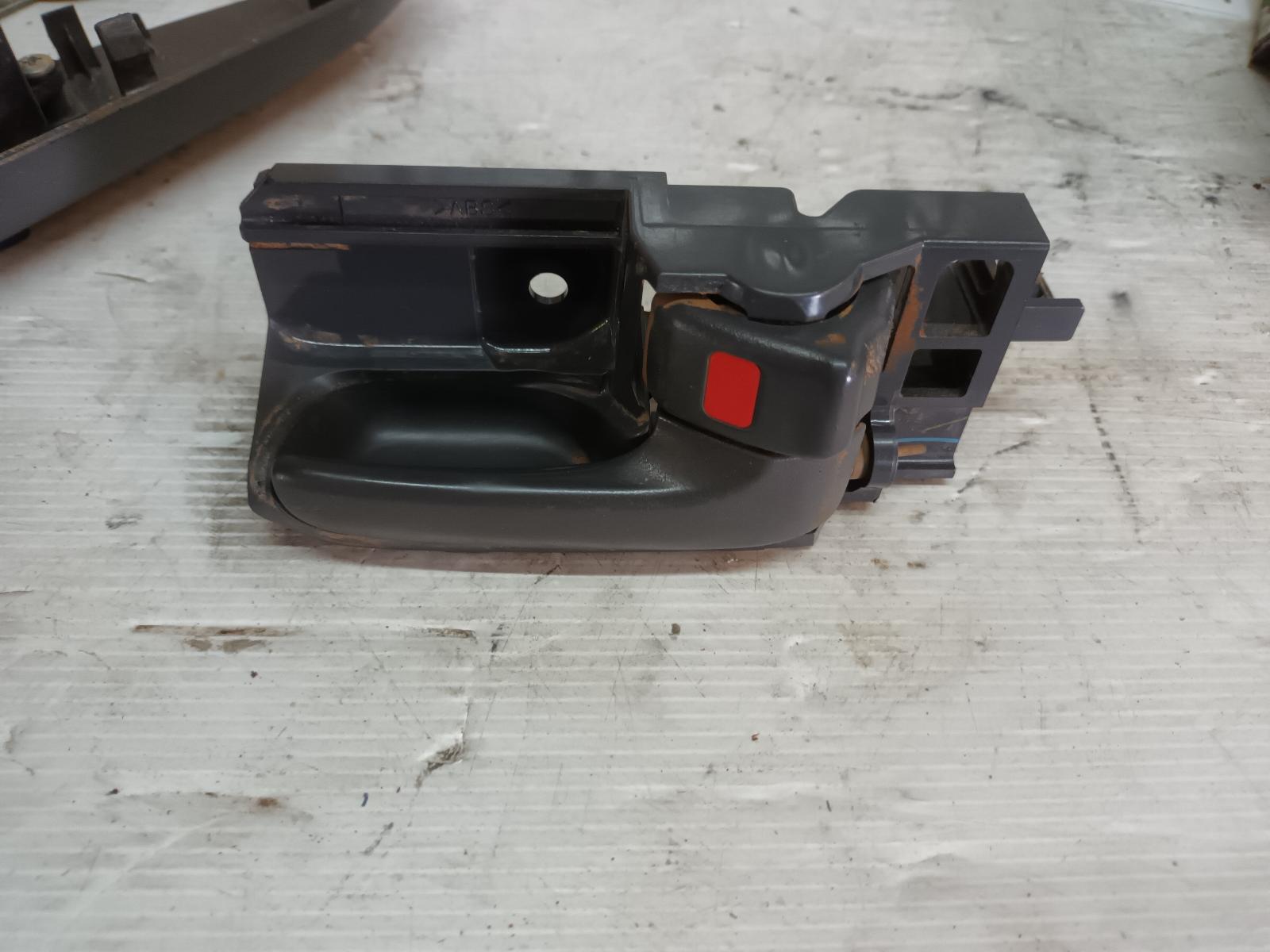 View Auto part Door Handle Toyota Hilux 2010