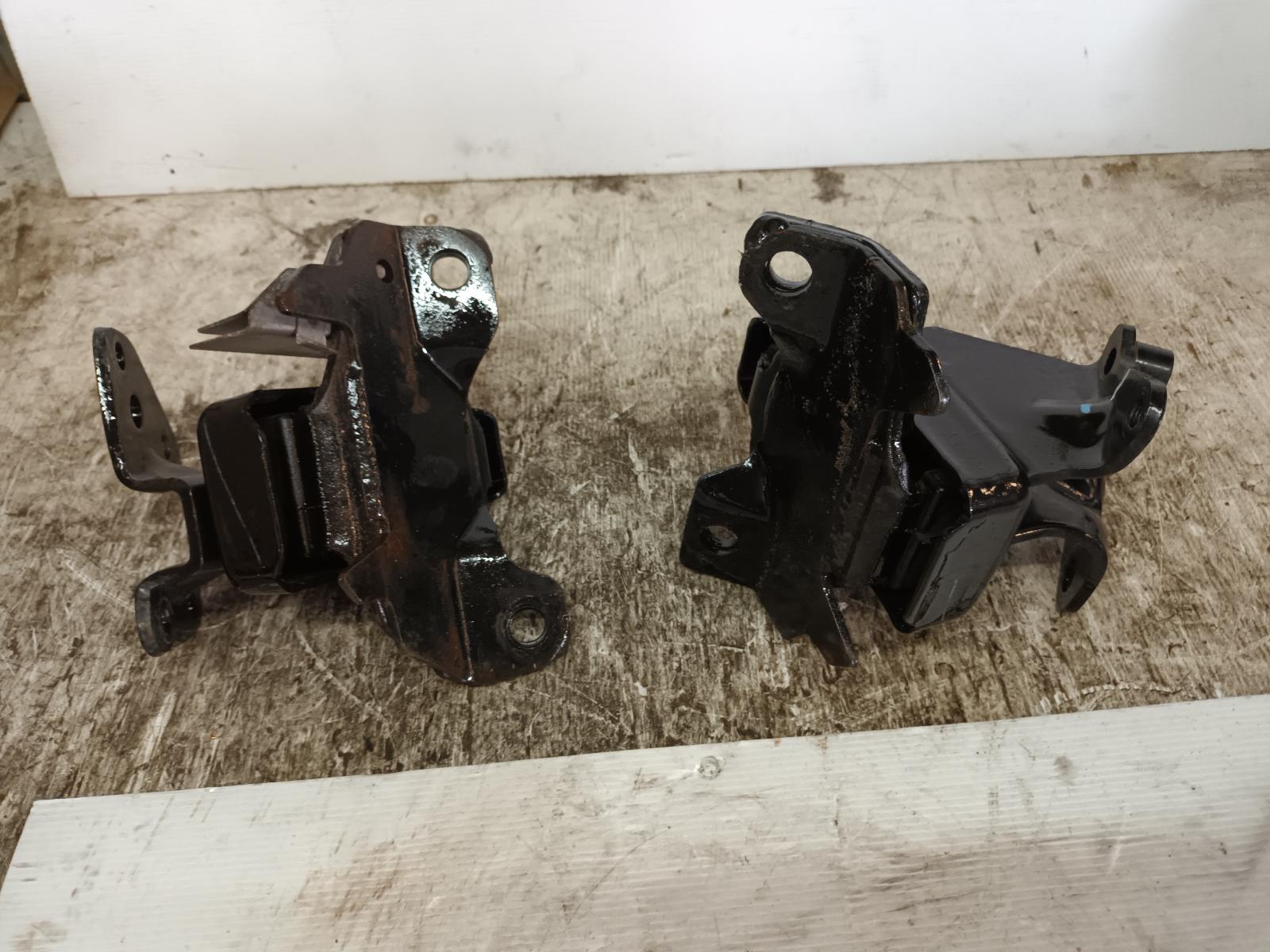 Mount Dmax Isuzu 2020