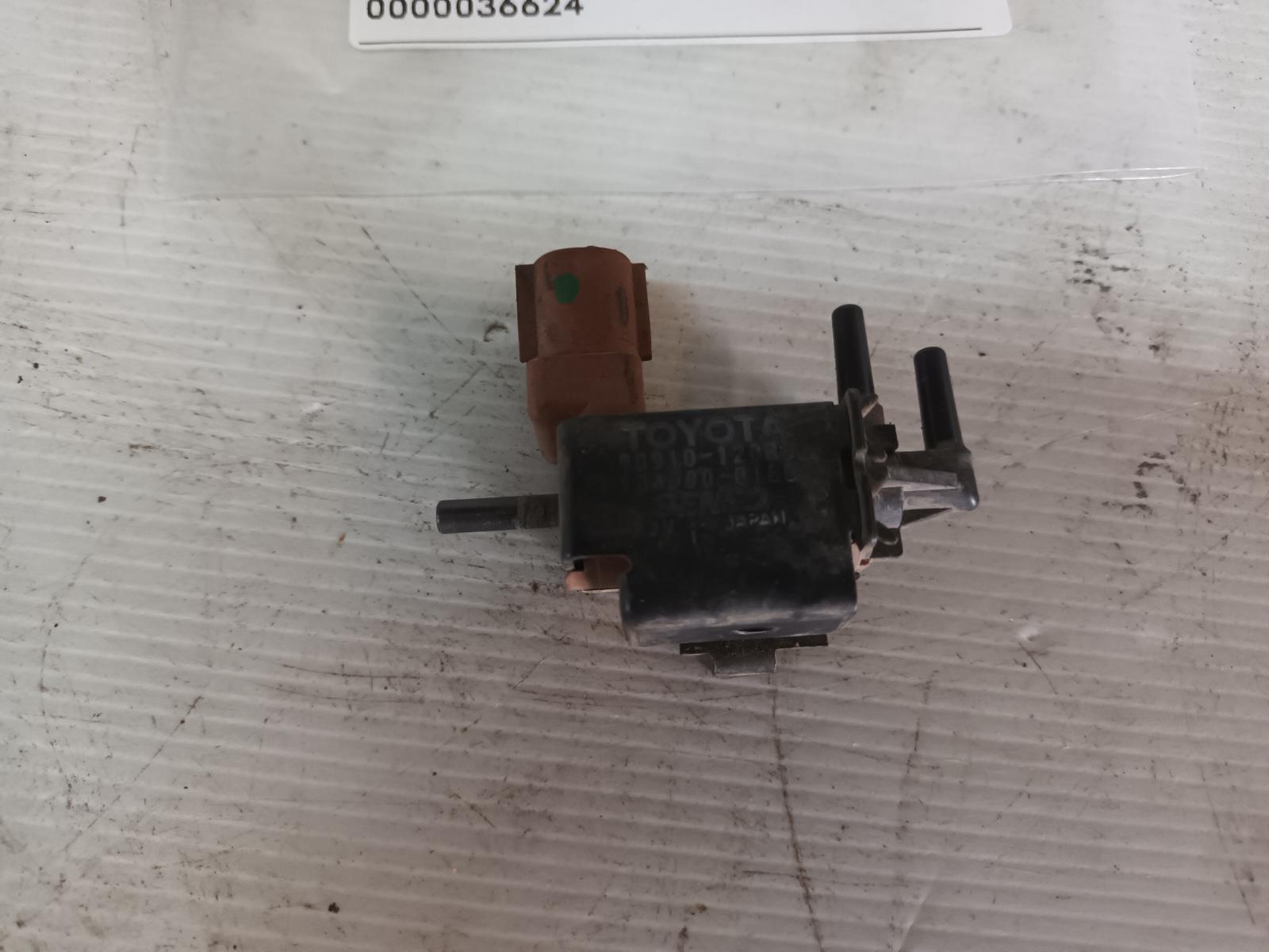 2006 Toyota Hilux Misc Switch/Relay View Auto part Misc Switch/Relay Toyota Hilux 2006