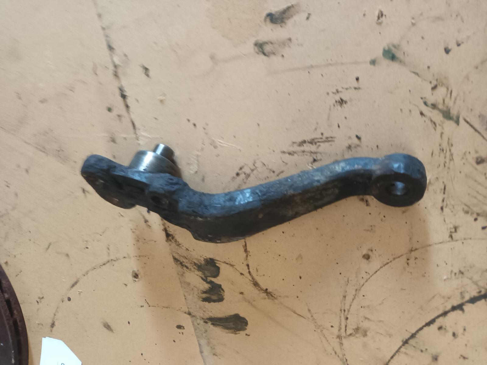View Auto part Misc Bracket Toyota Landcruiser 1994