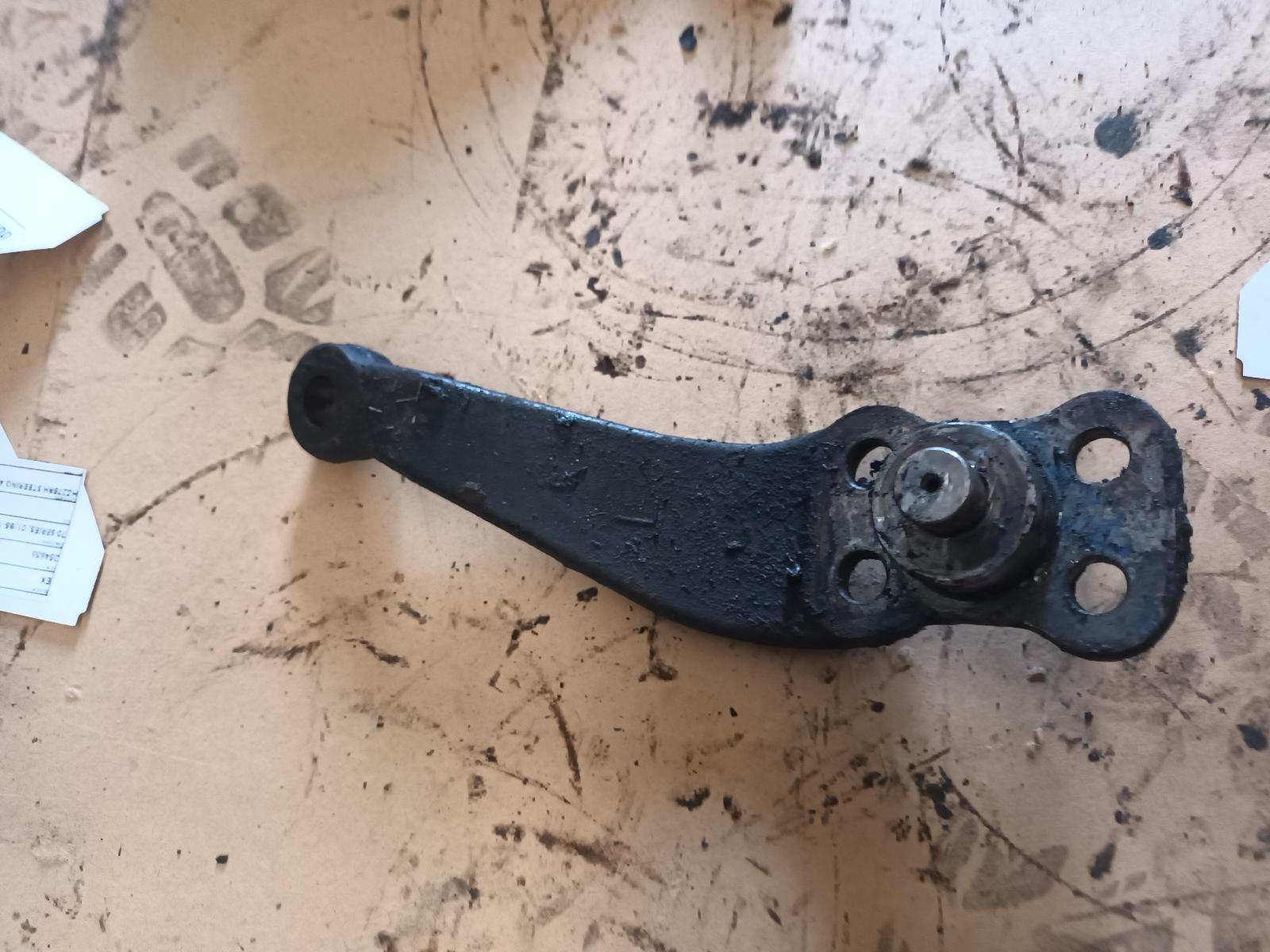 View Auto part Misc Bracket Toyota Landcruiser 1994