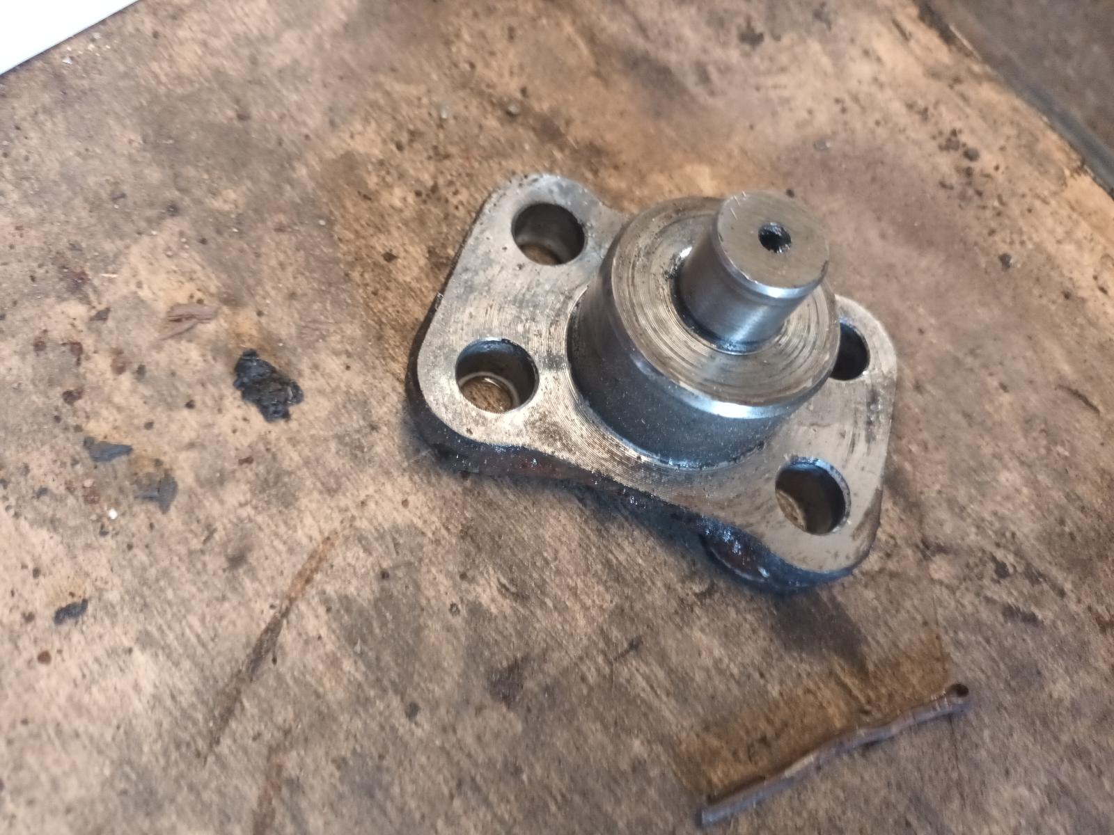 View Auto part Misc Bracket Toyota Landcruiser 1994