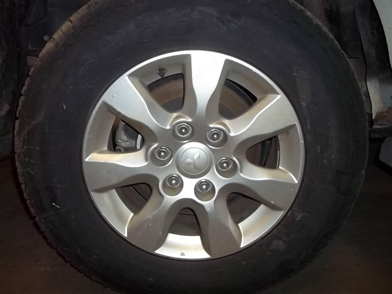 2012 Mitsubishi Pajero Caliper View Auto part Caliper Mitsubishi Pajero 2012
