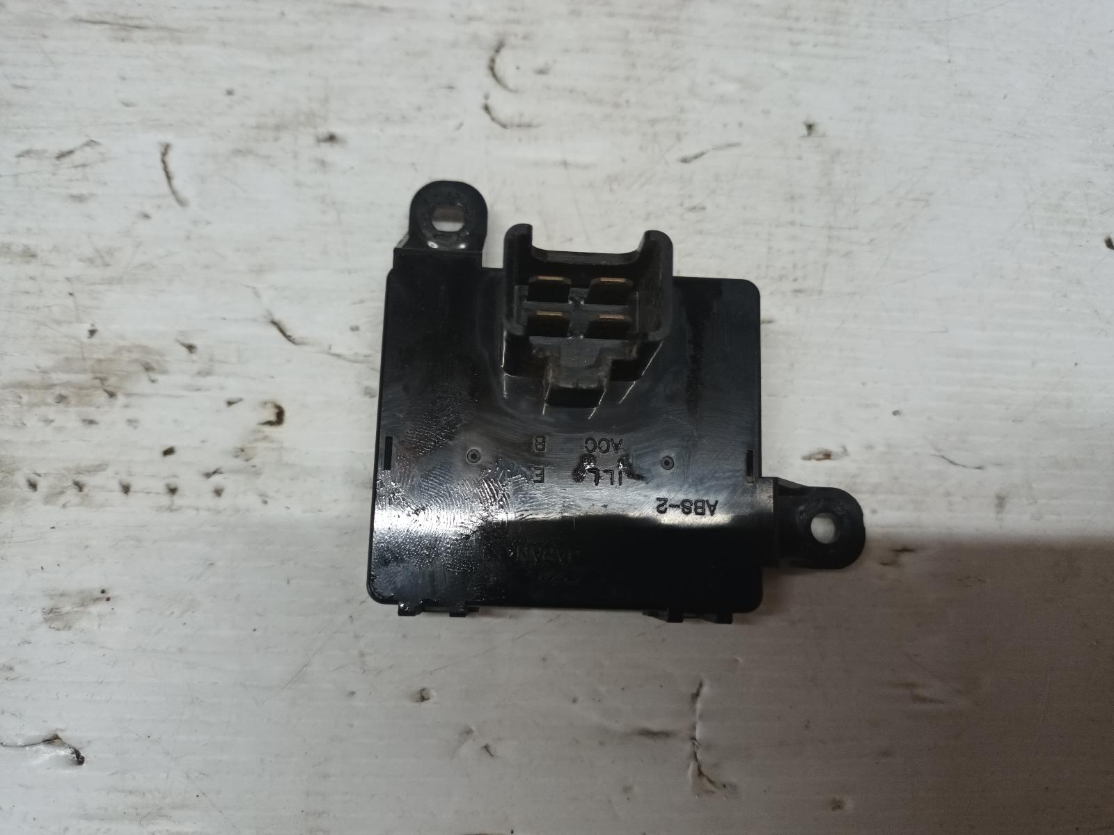 View Auto part Clock Toyota Hilux 1990
