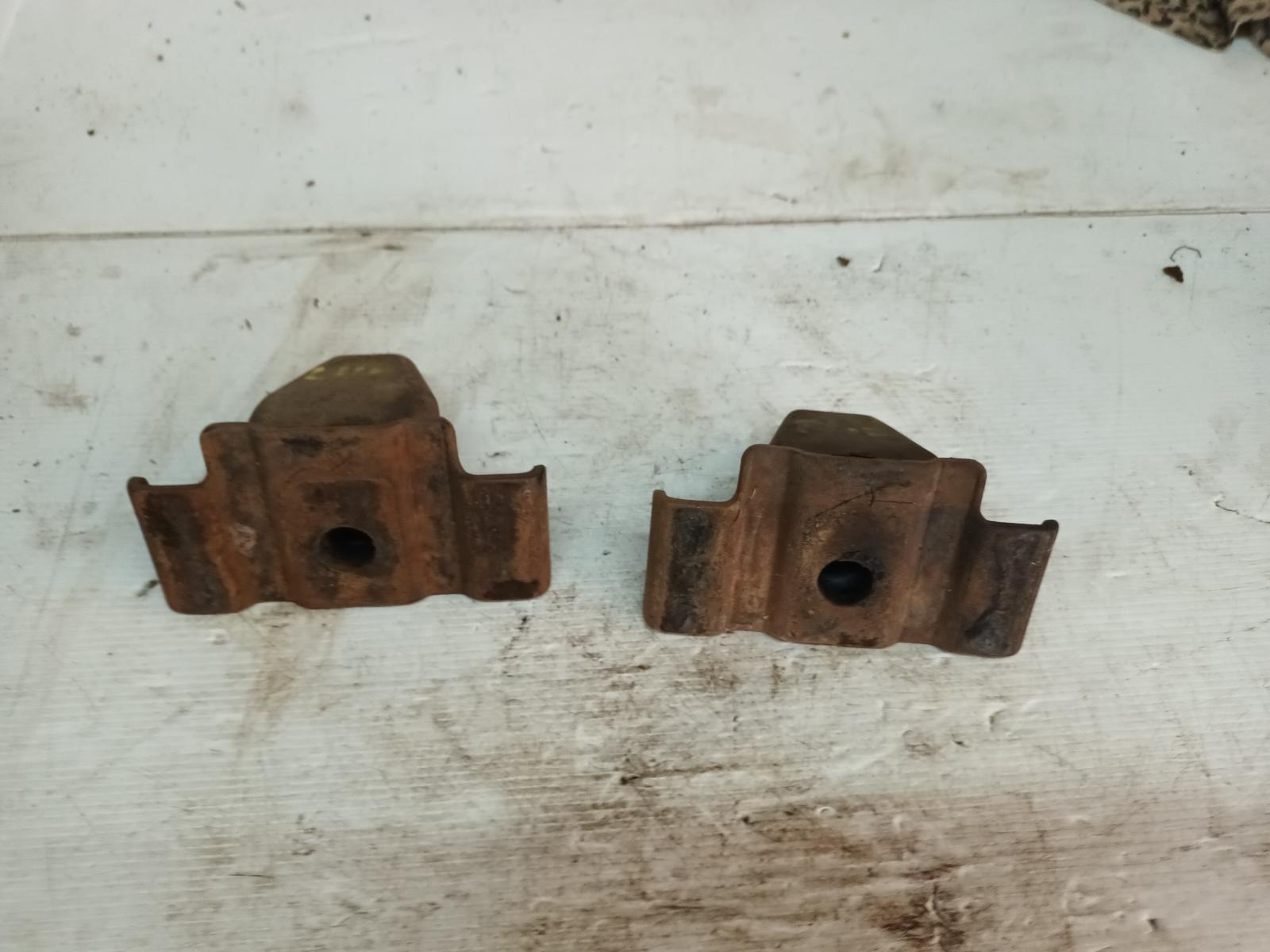 View Auto part BUMPSTOPS Toyota Hilux 1990