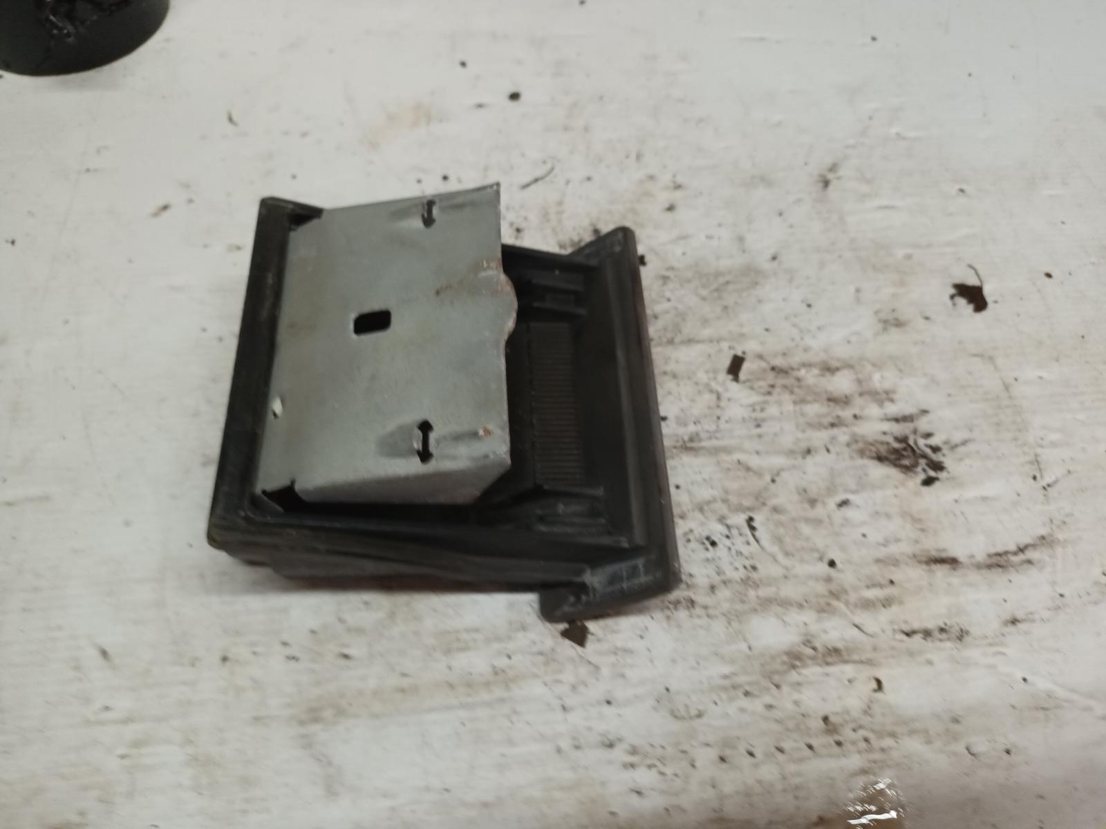 1990 Toyota Hilux Ashtray View Auto part Ashtray Toyota Hilux 1990