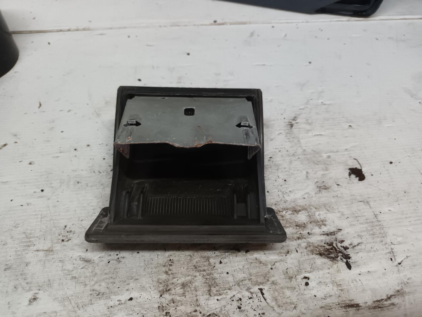 1990 Toyota Hilux Ashtray View Auto part Ashtray Toyota Hilux 1990