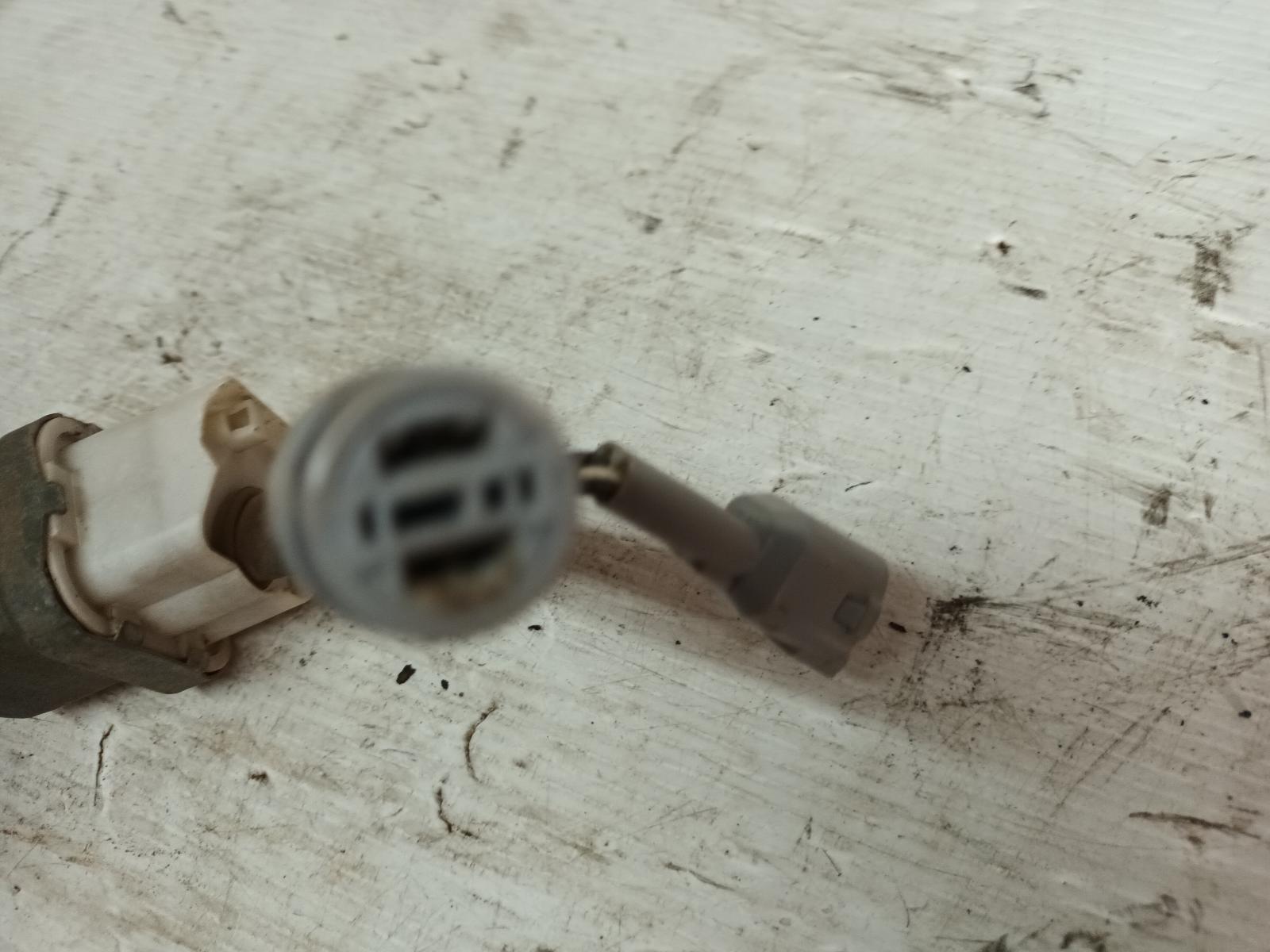 1990 Toyota Hilux Misc Switch/Relay View Auto part Misc Switch/Relay Toyota Hilux 1990