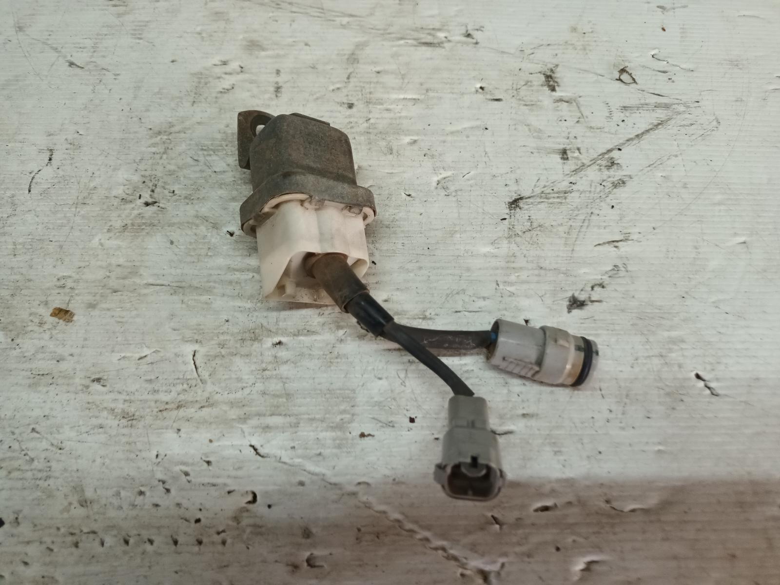1990 Toyota Hilux Misc Switch/Relay View Auto part Misc Switch/Relay Toyota Hilux 1990