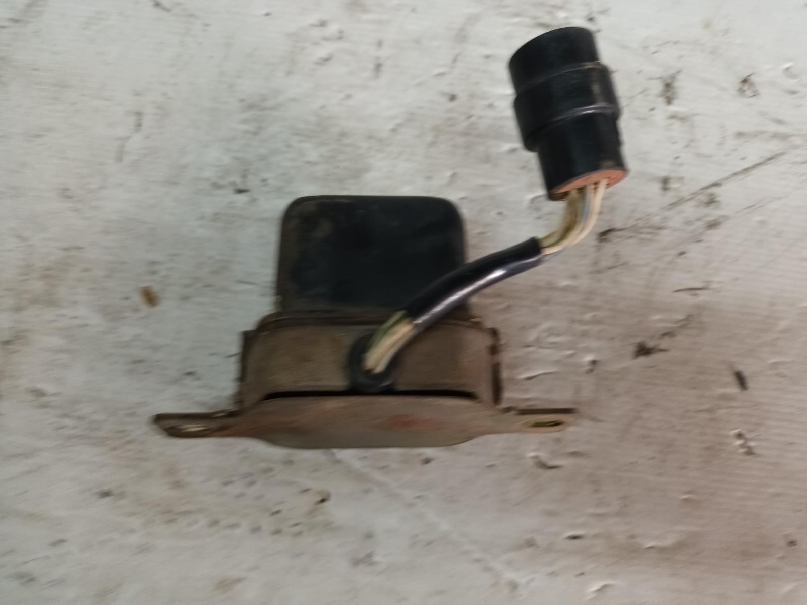 1990 Toyota Hilux Misc Switch/Relay View Auto part Misc Switch/Relay Toyota Hilux 1990