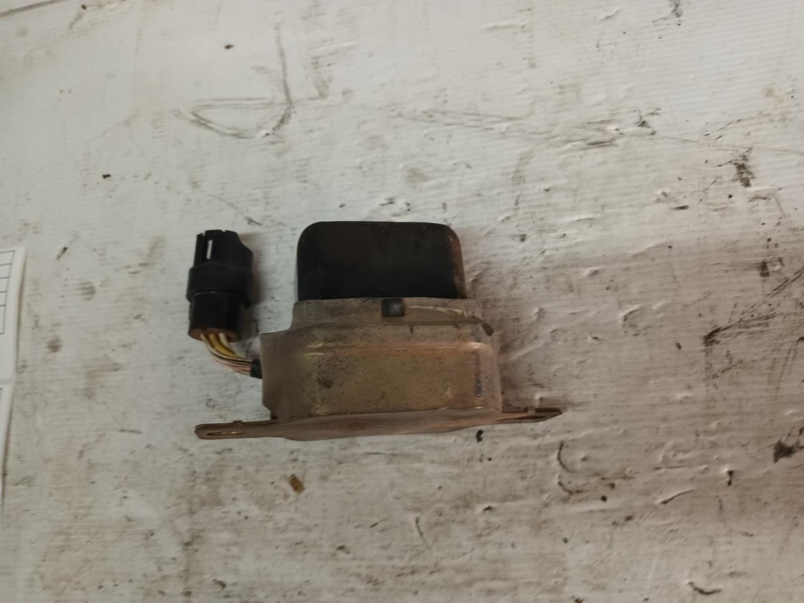 1990 Toyota Hilux Misc Switch/Relay View Auto part Misc Switch/Relay Toyota Hilux 1990