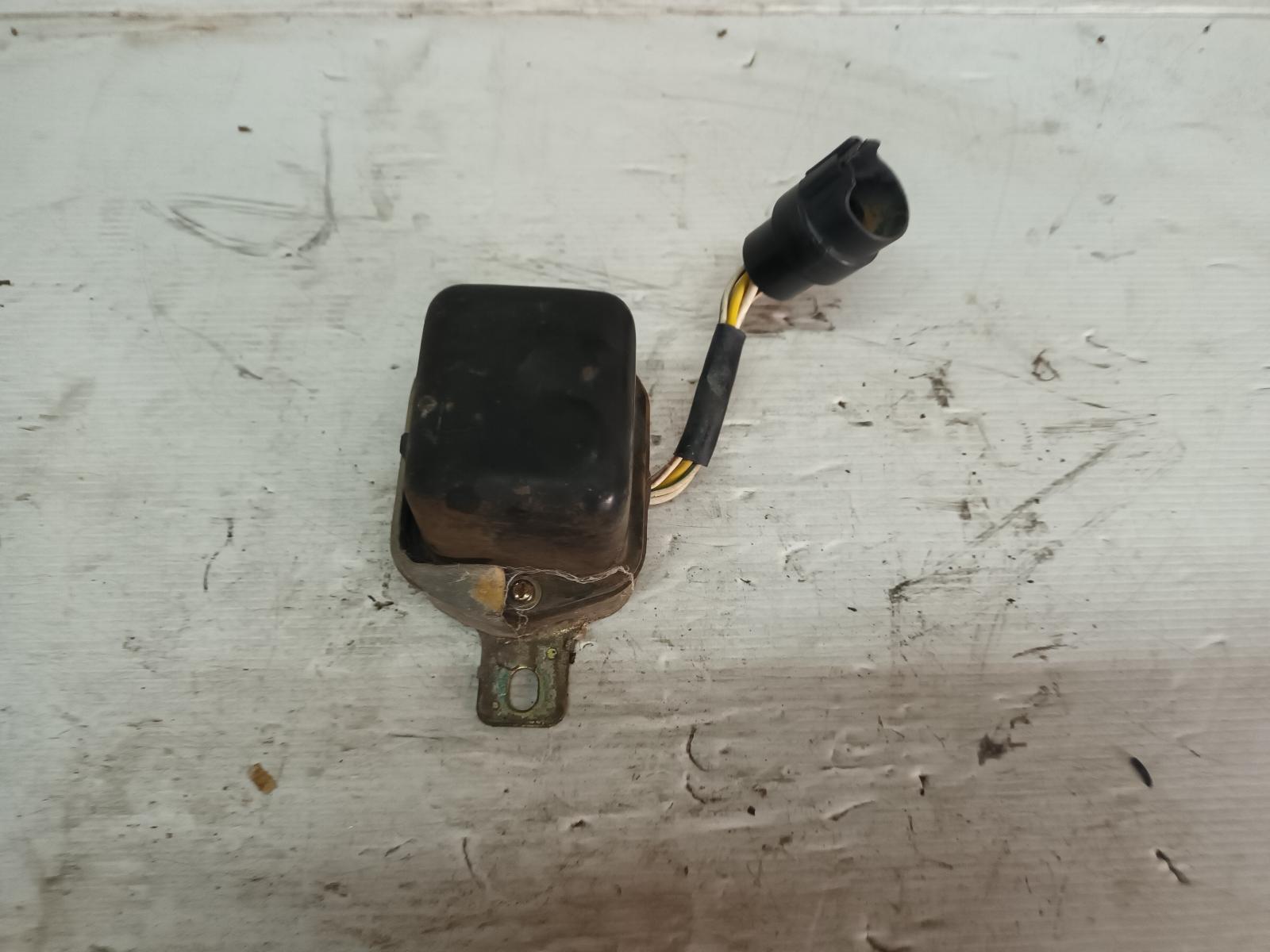 1990 Toyota Hilux Misc Switch/Relay View Auto part Misc Switch/Relay Toyota Hilux 1990