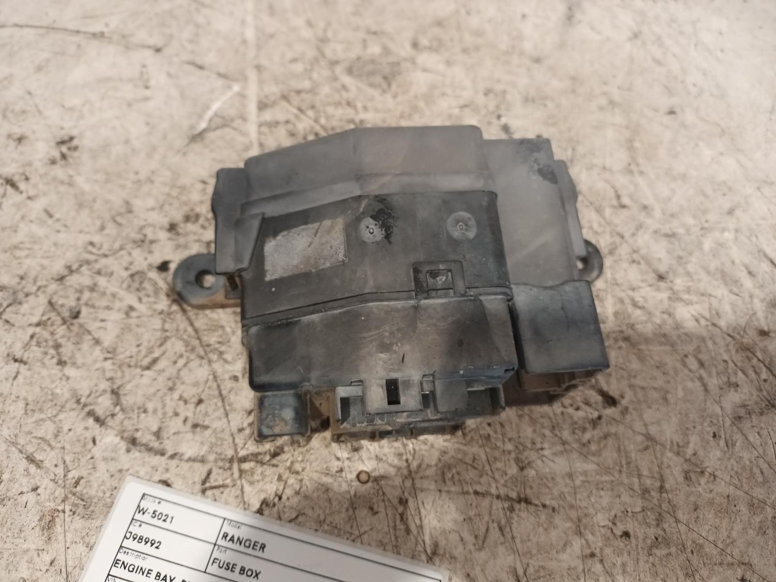 View Auto part Fuse Box Ford Ranger 2009