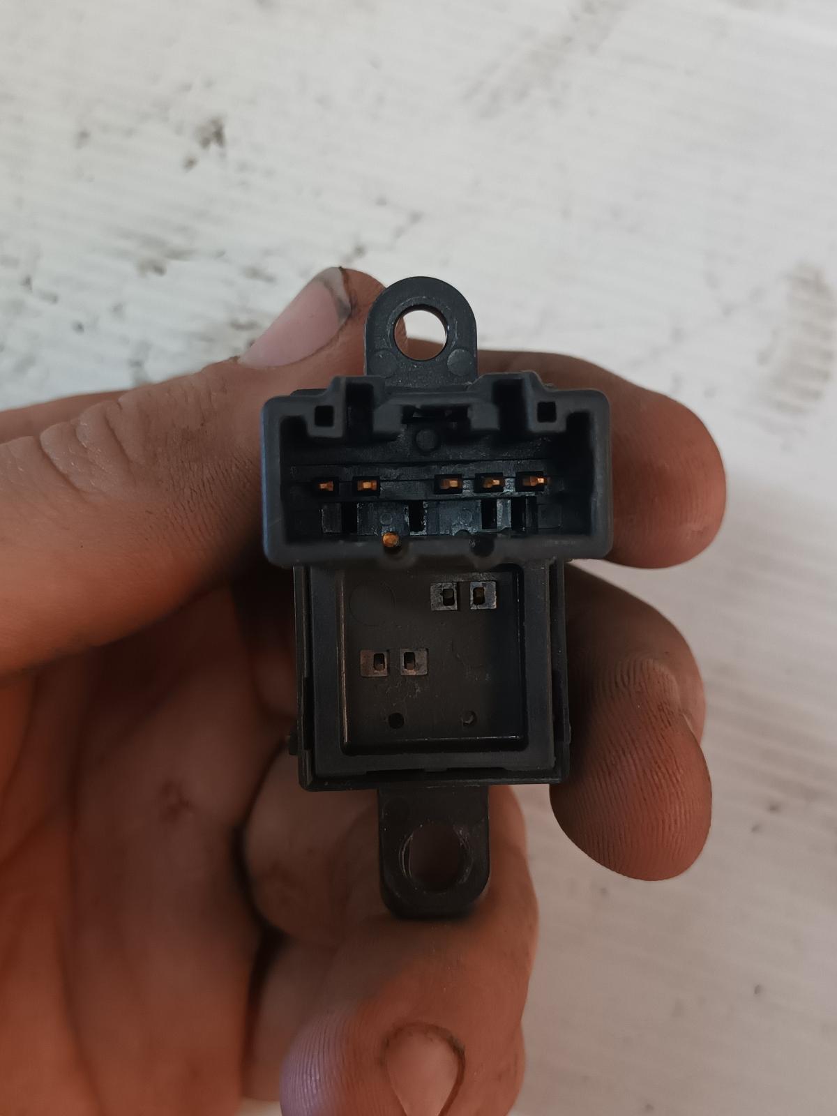 View Auto part Pwr Dr Wind Switch Ford Ranger 2009