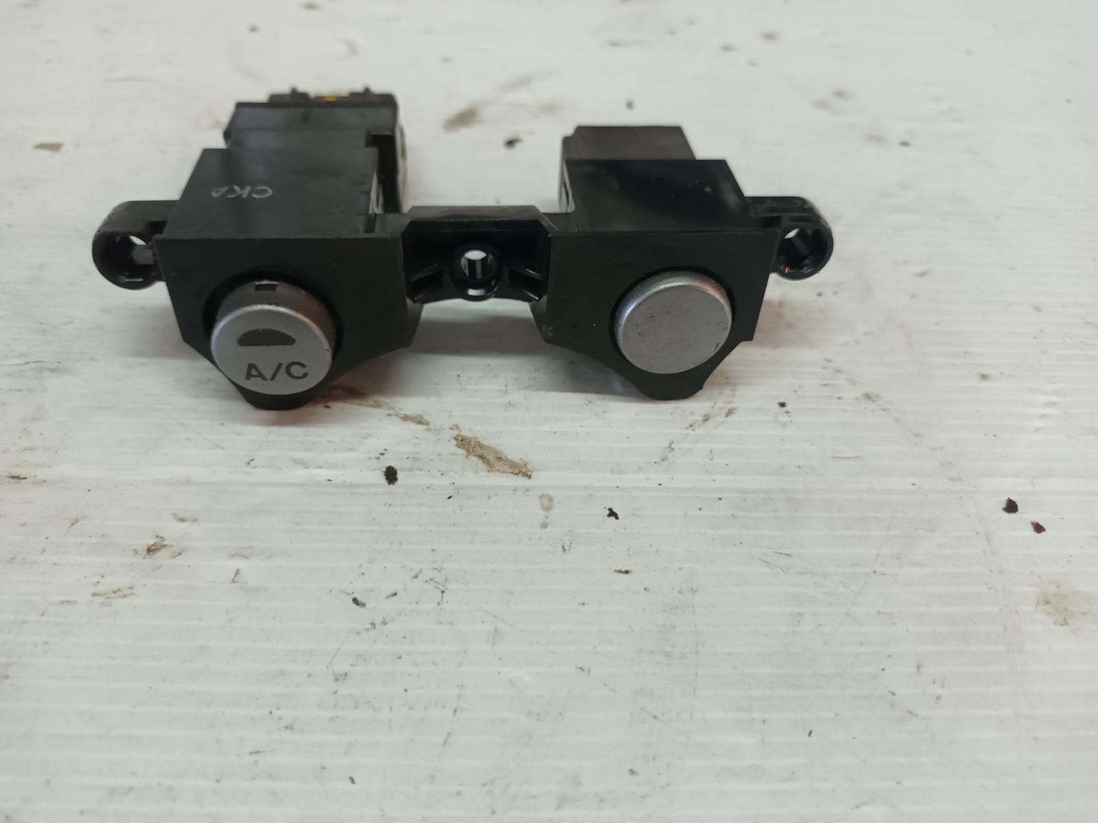 View Auto part Misc Switch/Relay Ford Ranger 2009