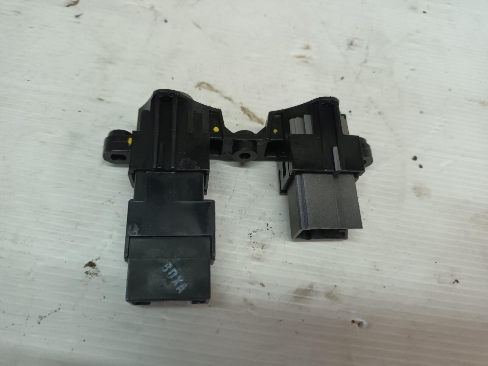 View Auto part Misc Switch/Relay Ford Ranger 2009