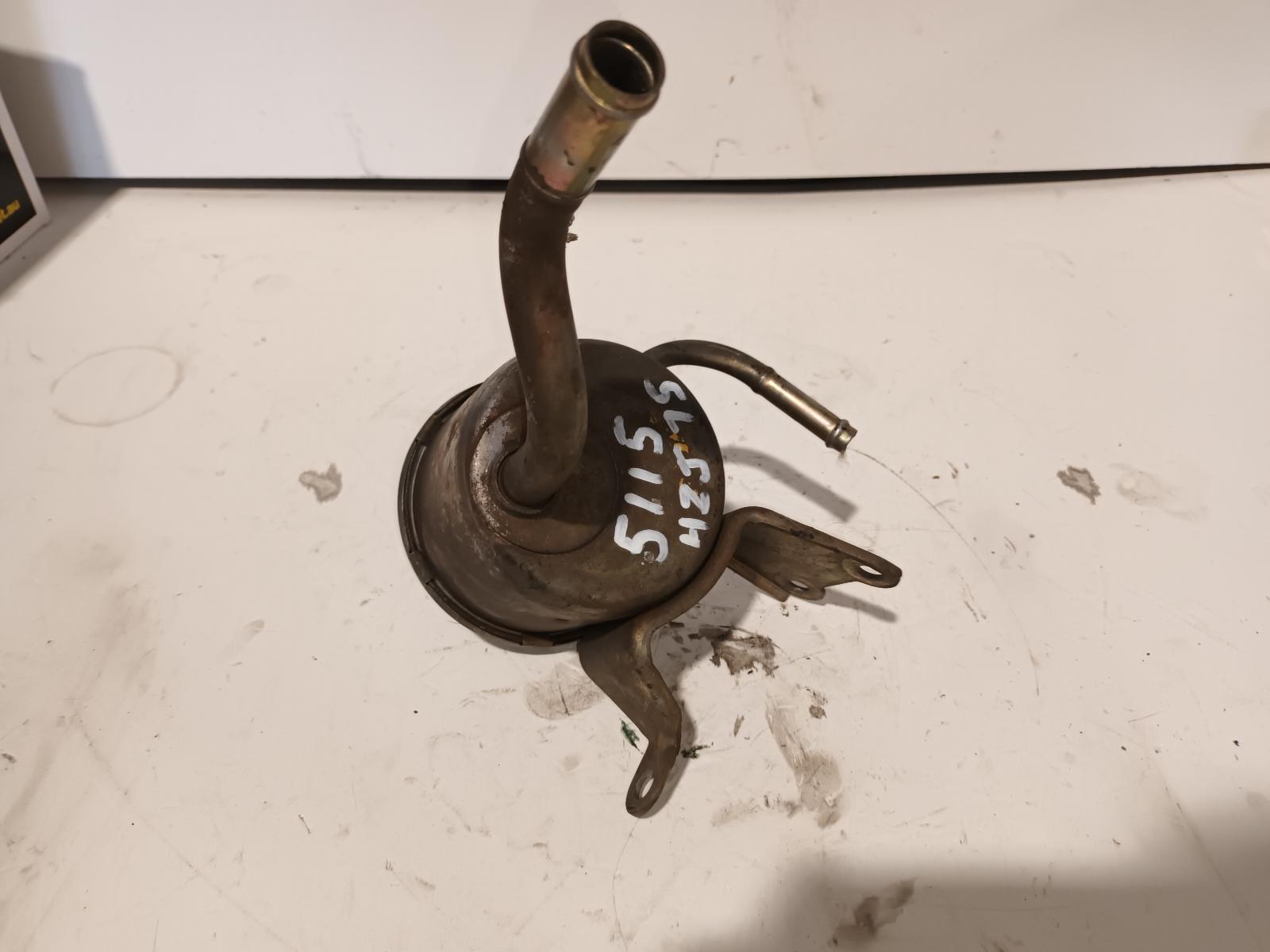 View Auto part P/S Reservoir Toyota Landcruiser 1992