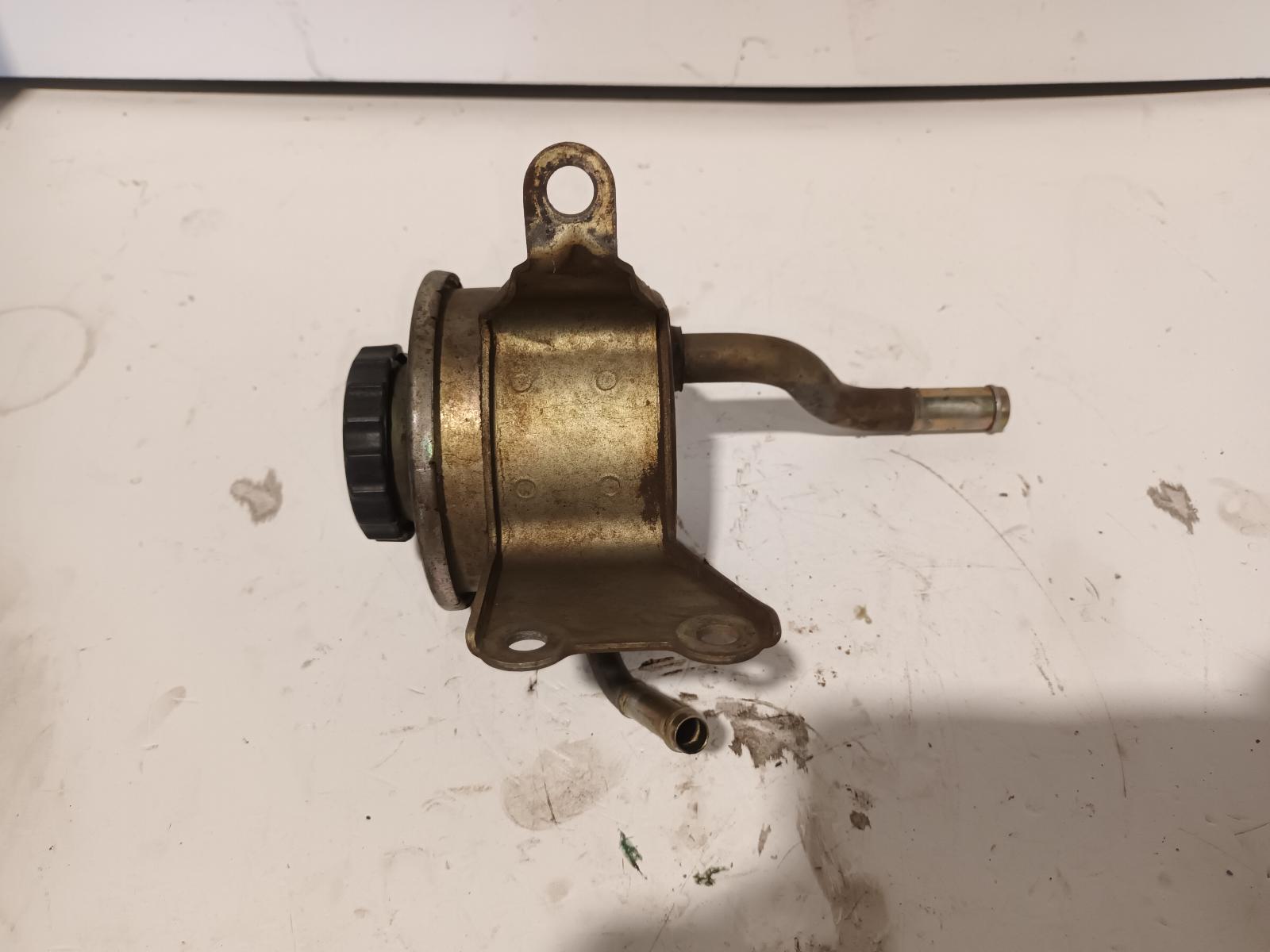 View Auto part P/S Reservoir Toyota Landcruiser 1992