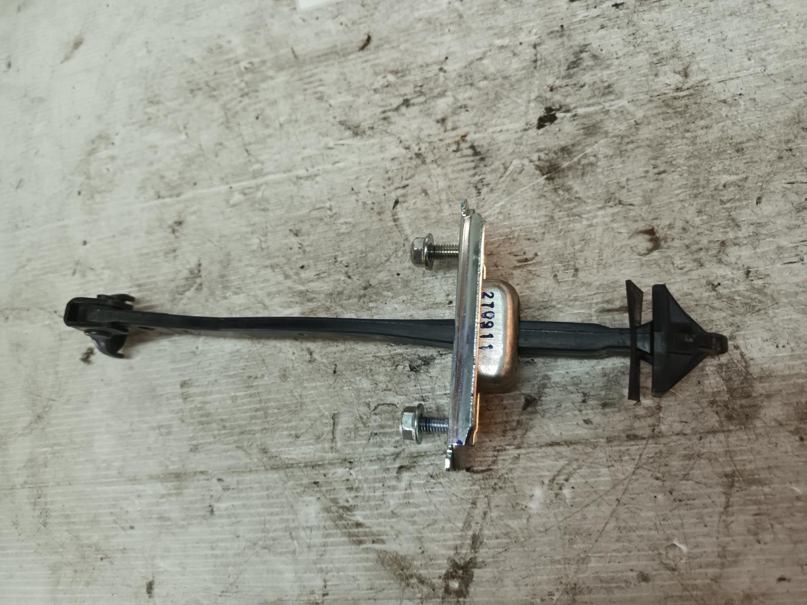 View Auto part Door Hinge/Runner Ford Ranger 2017