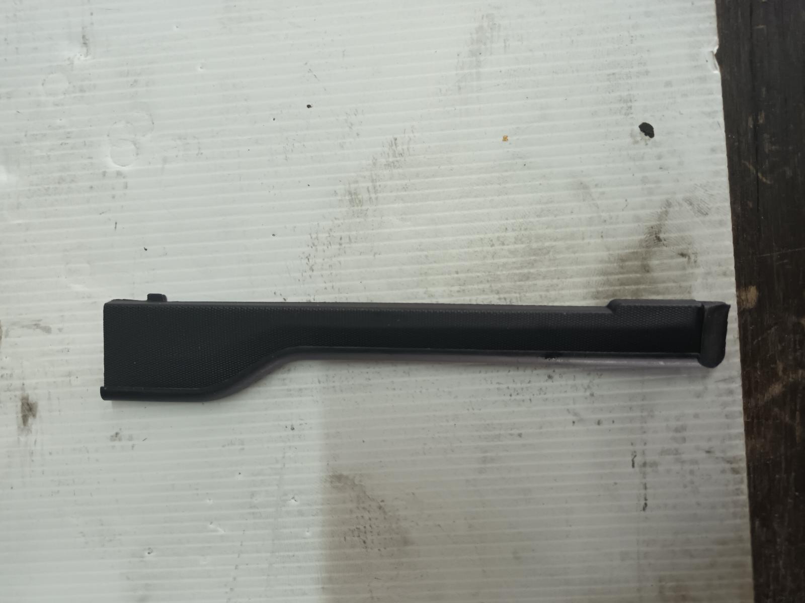 View Auto part Left Front 1/4 Door Glass Toyota Landcruiser 2005