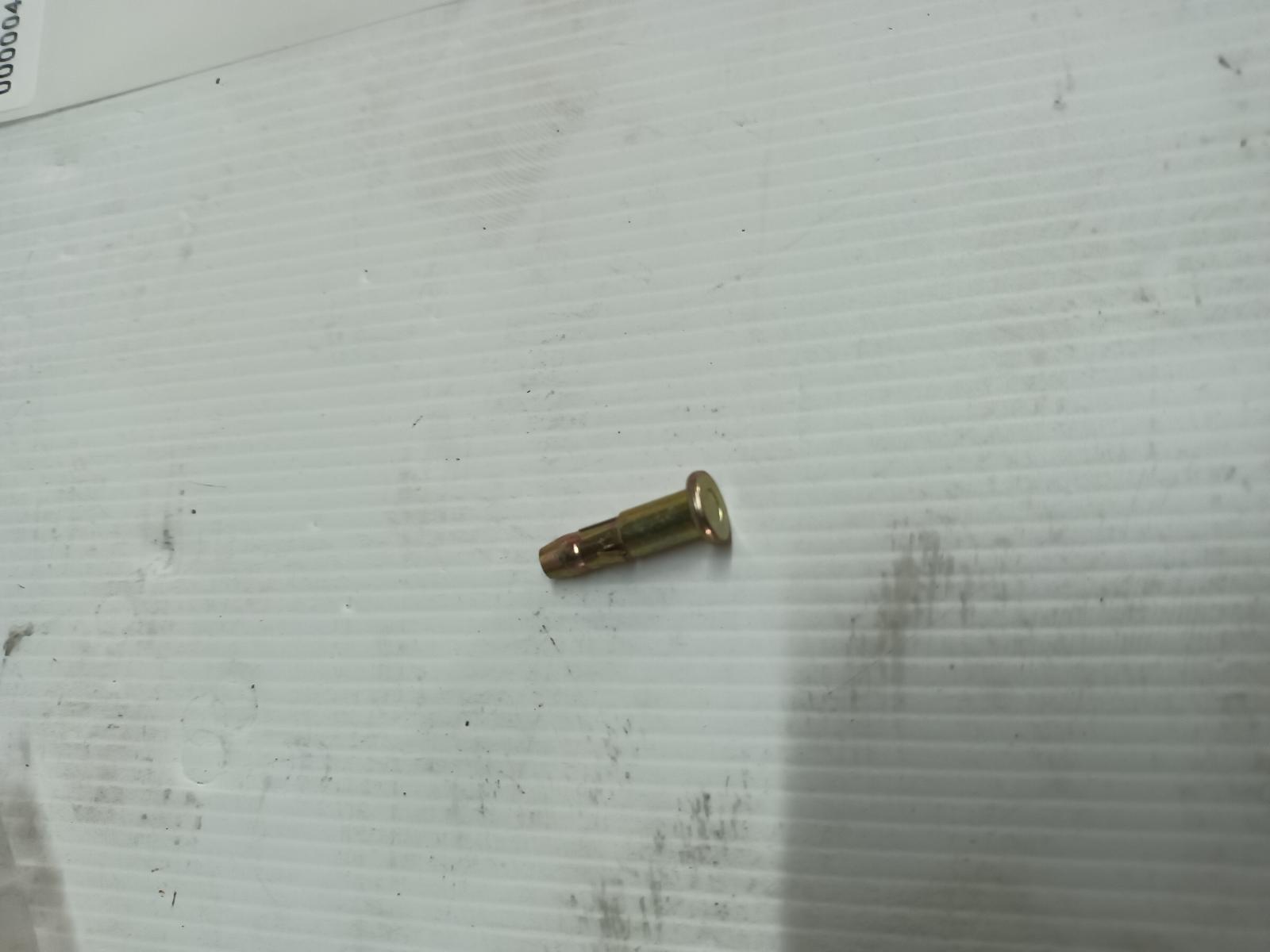 1985 Toyota Hilux Door Hinge/Runner View Auto part Door Hinge/Runner Toyota Hilux 1985
