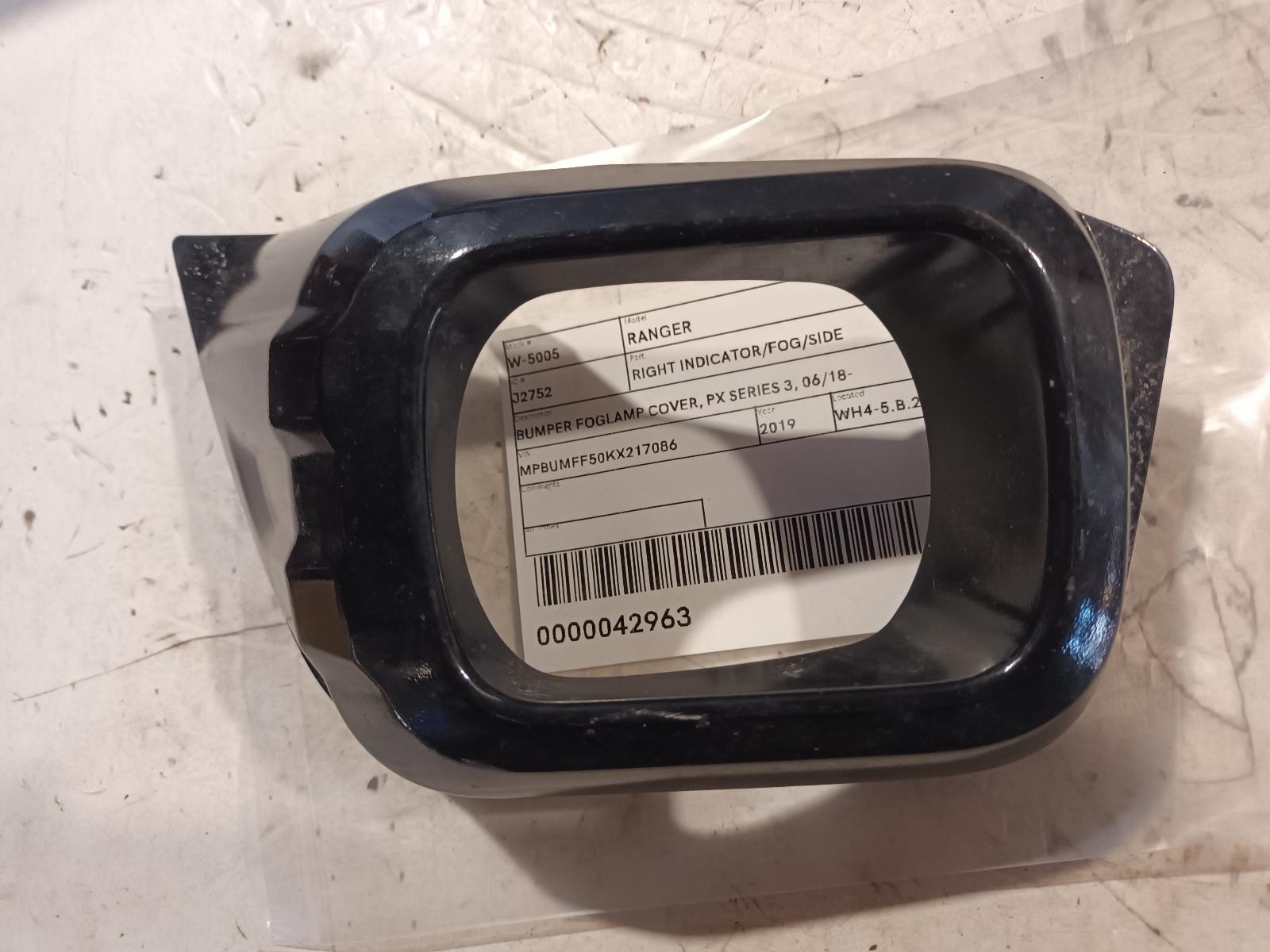 View Auto part Right Indicator/Fog/Side Ford Ranger 2019