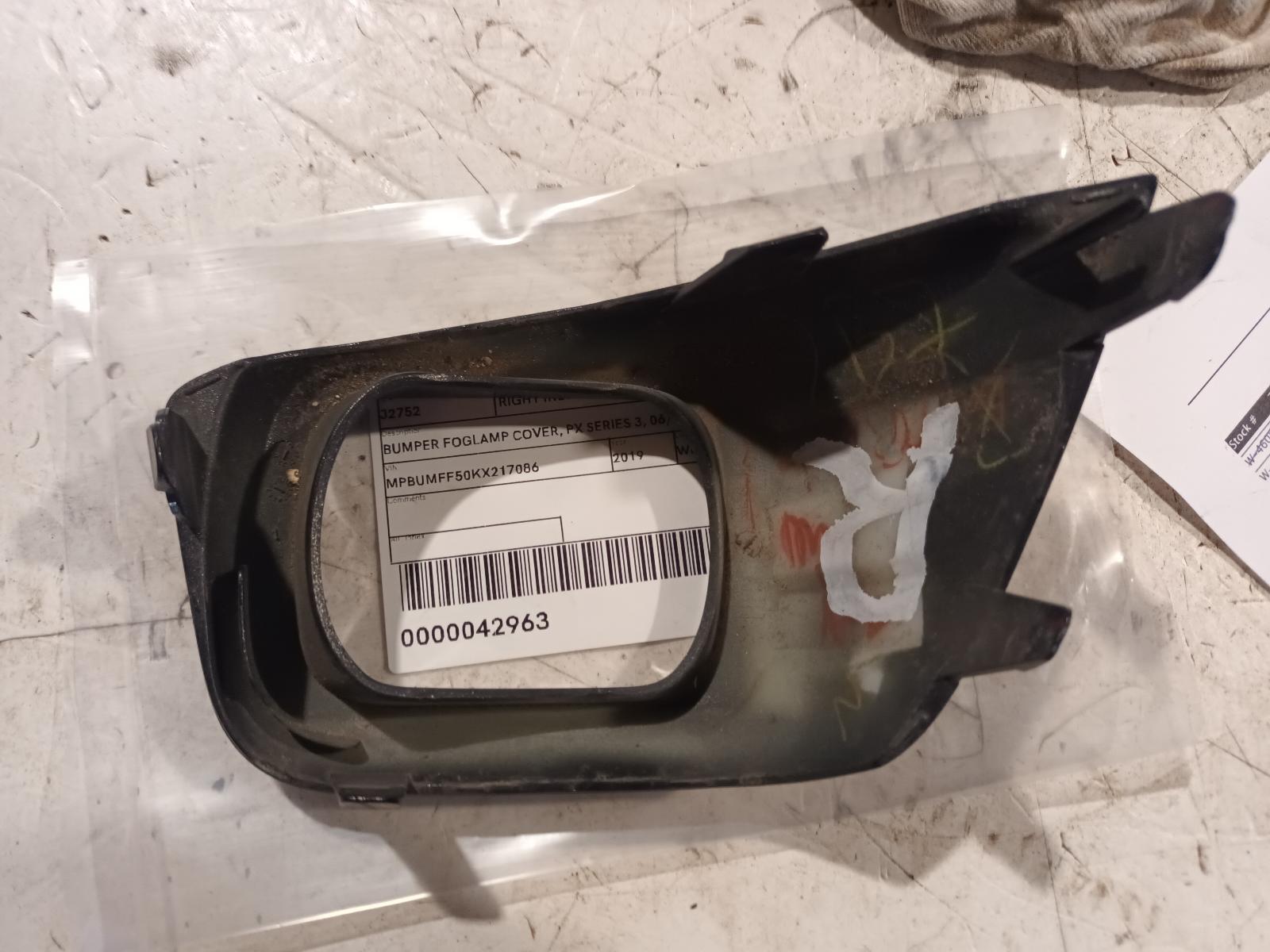 View Auto part Right Indicator/Fog/Side Ford Ranger 2019