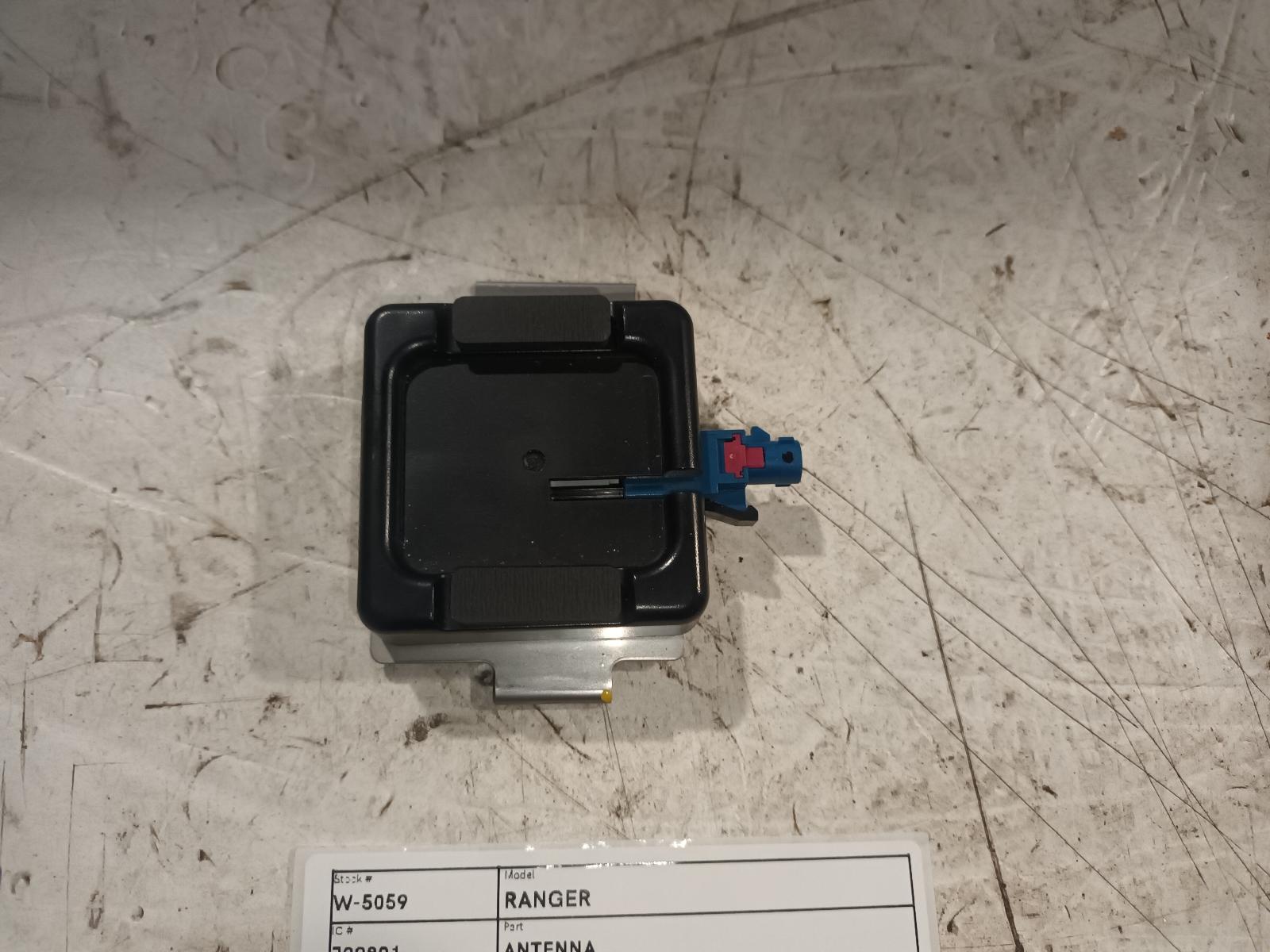 View Auto part Antenna Ford Ranger 2017