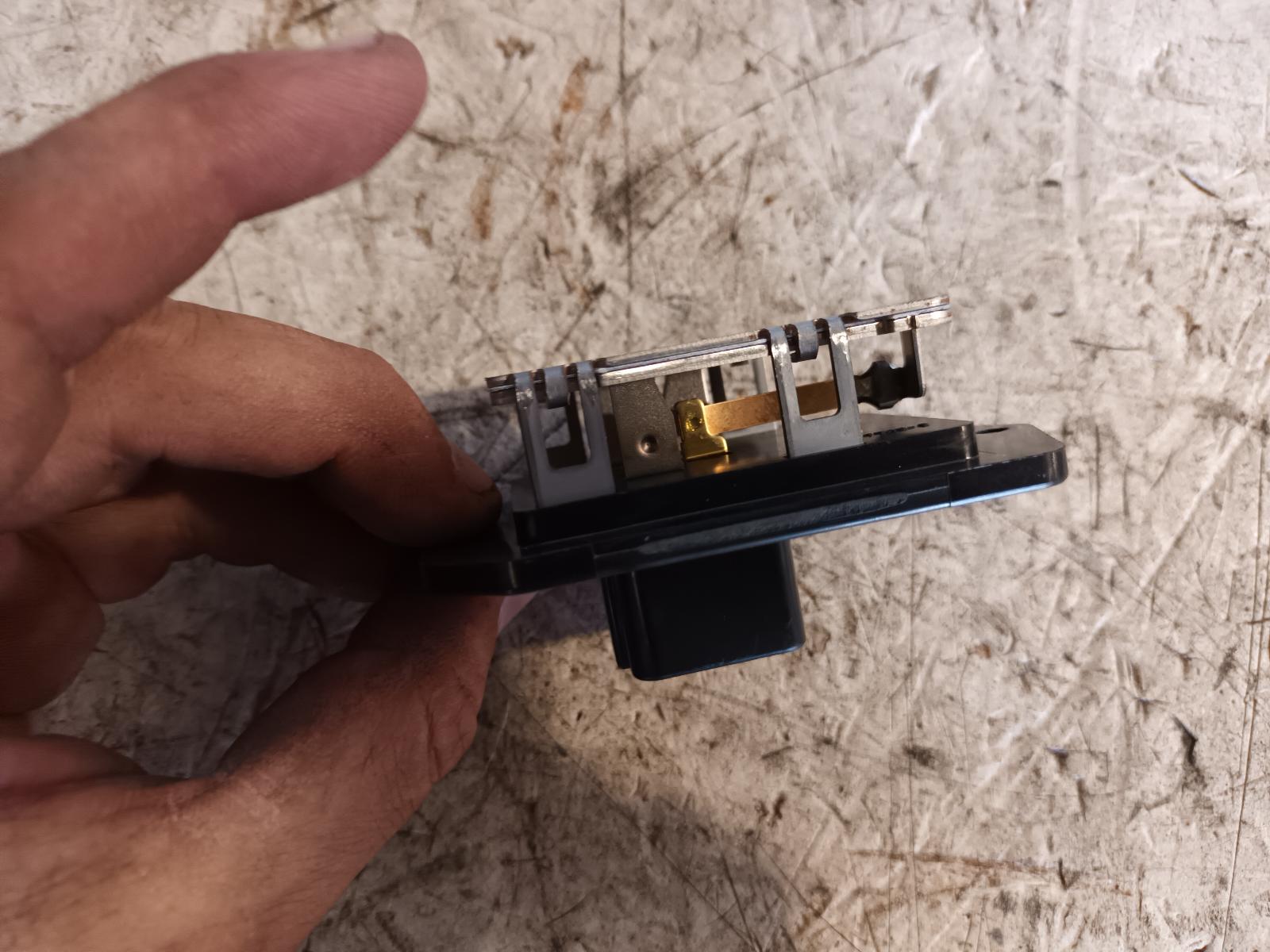 View Auto part Fan Speed Resistor Toyota Hilux 2021