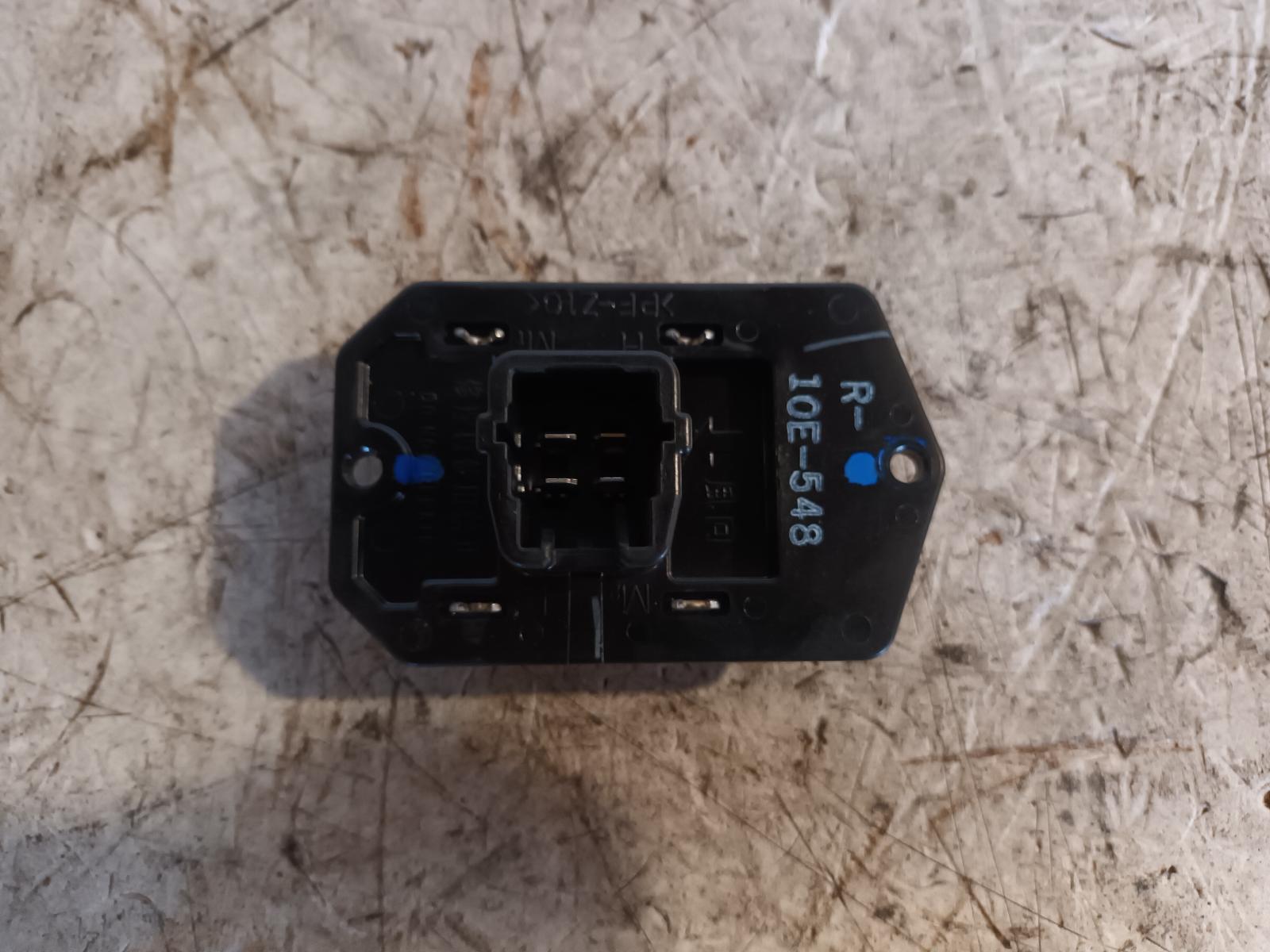 View Auto part Fan Speed Resistor Toyota Hilux 2021