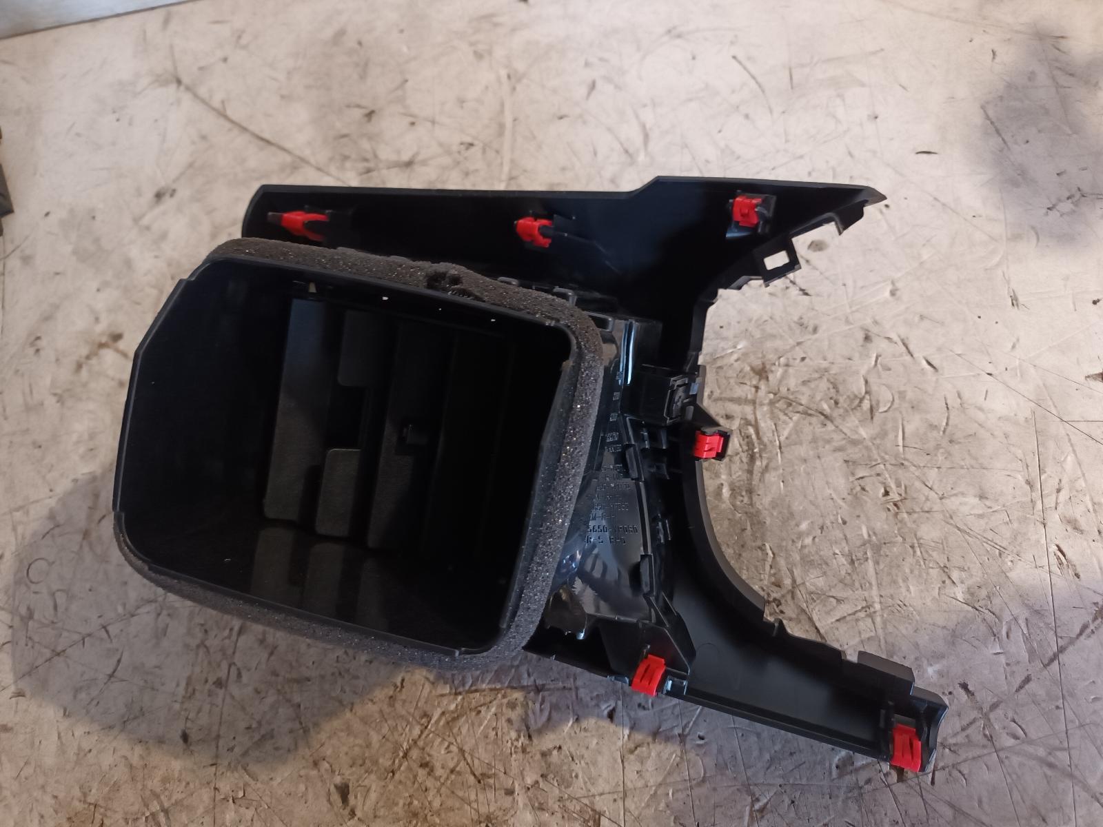 View Auto part Trim Panel Toyota Hilux 2021